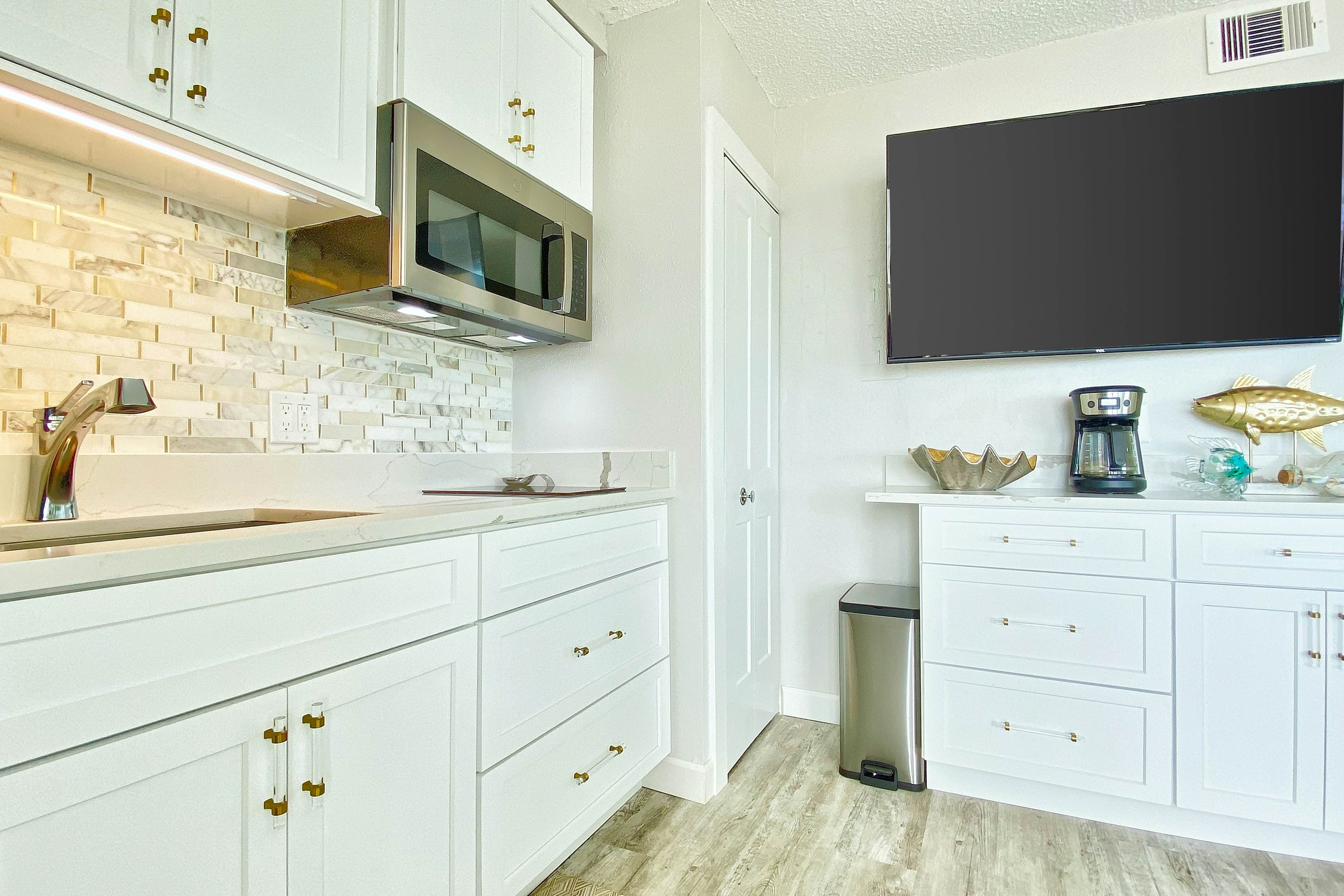 Inviting Gulf front condo with pool beach access private balcony and central AC