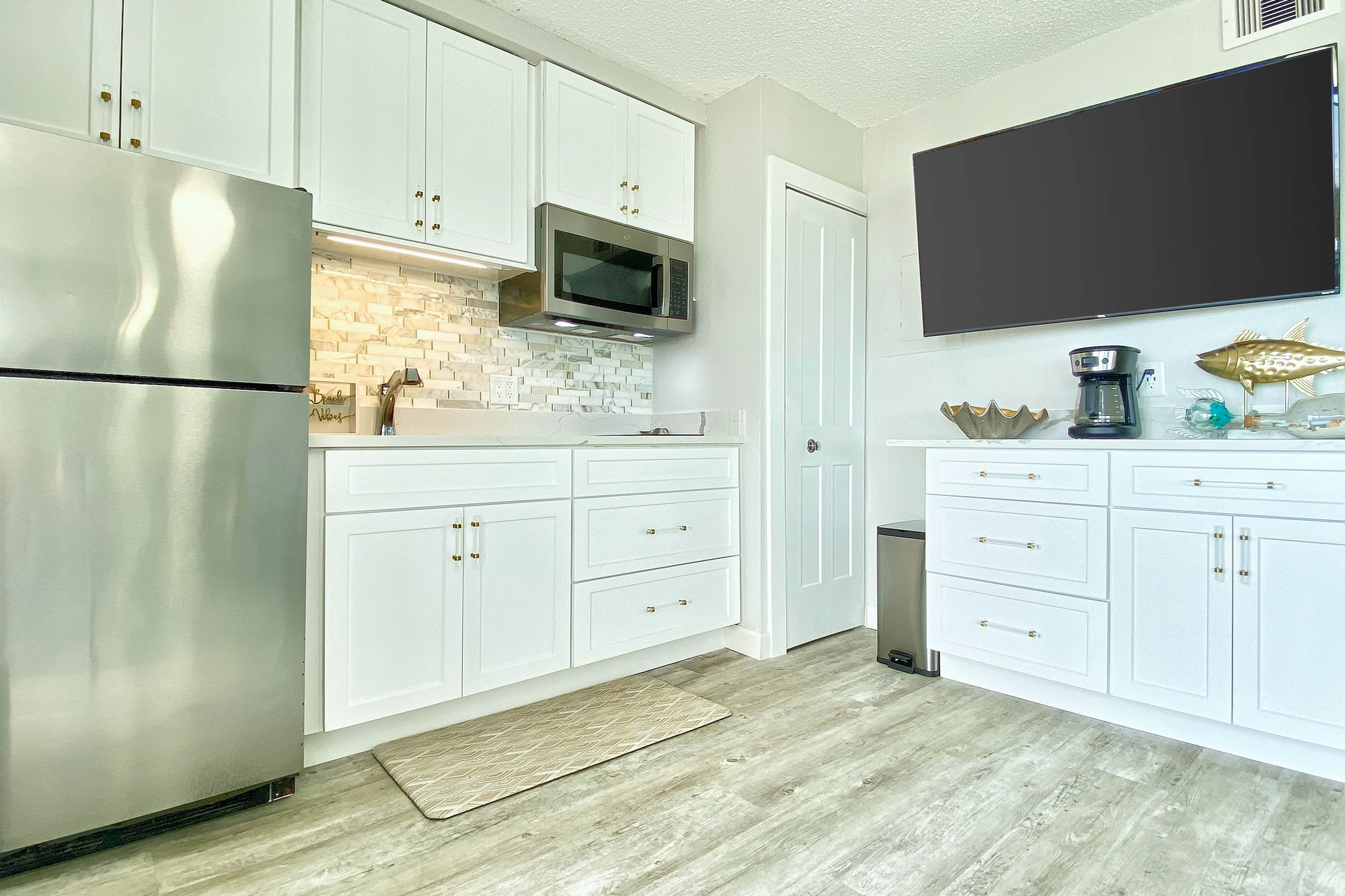 Inviting Gulf front condo with pool beach access private balcony and central AC