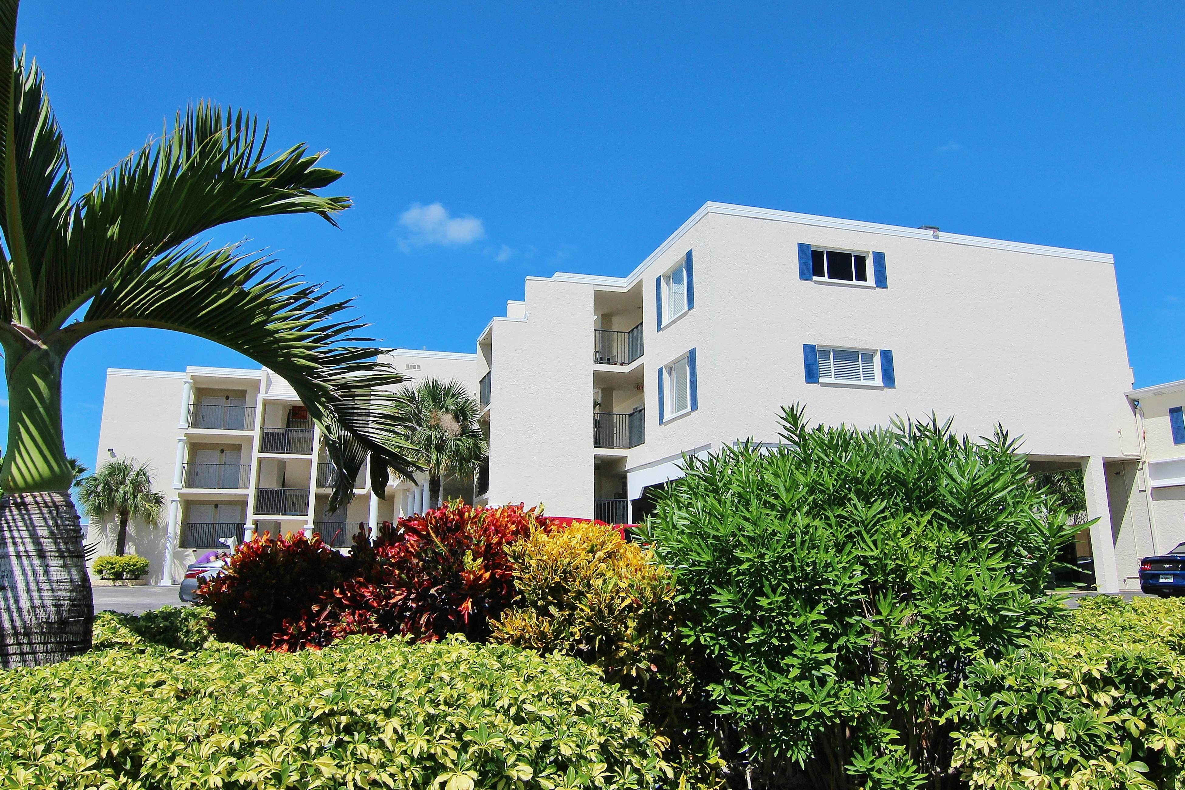 Inviting Gulf front condo with pool beach access private balcony and central AC