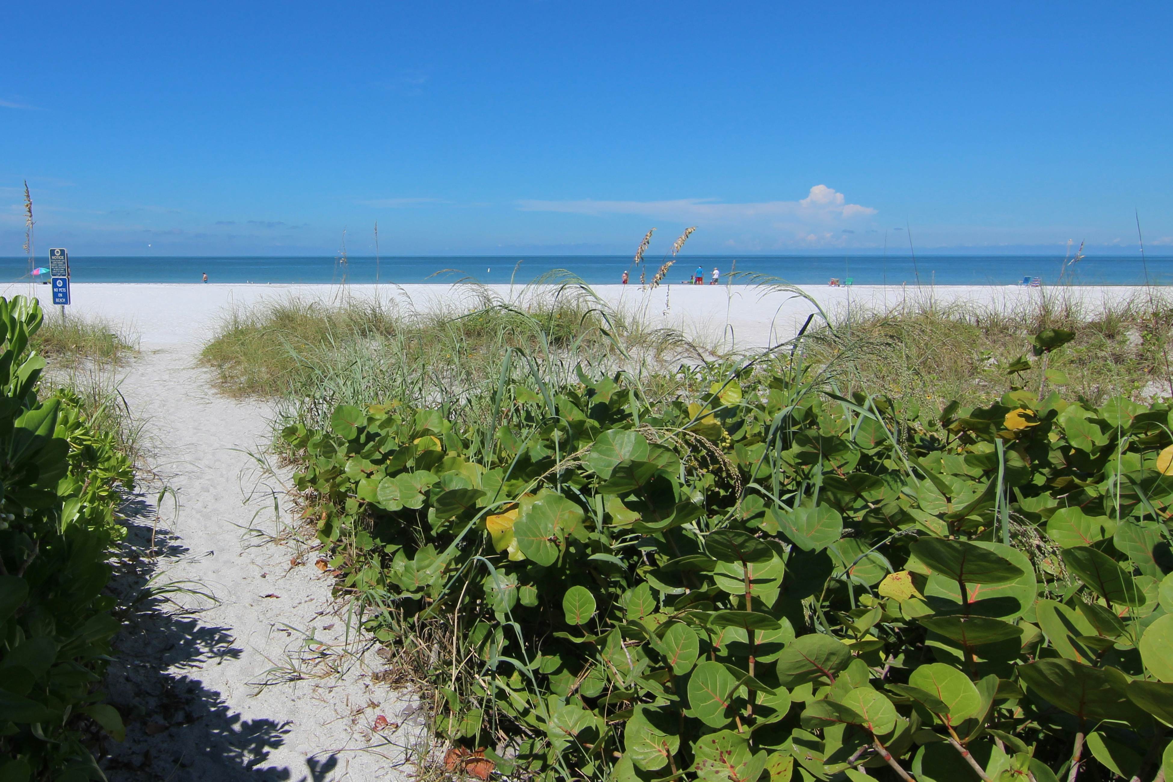 Inviting Gulf front condo with pool beach access private balcony and central AC