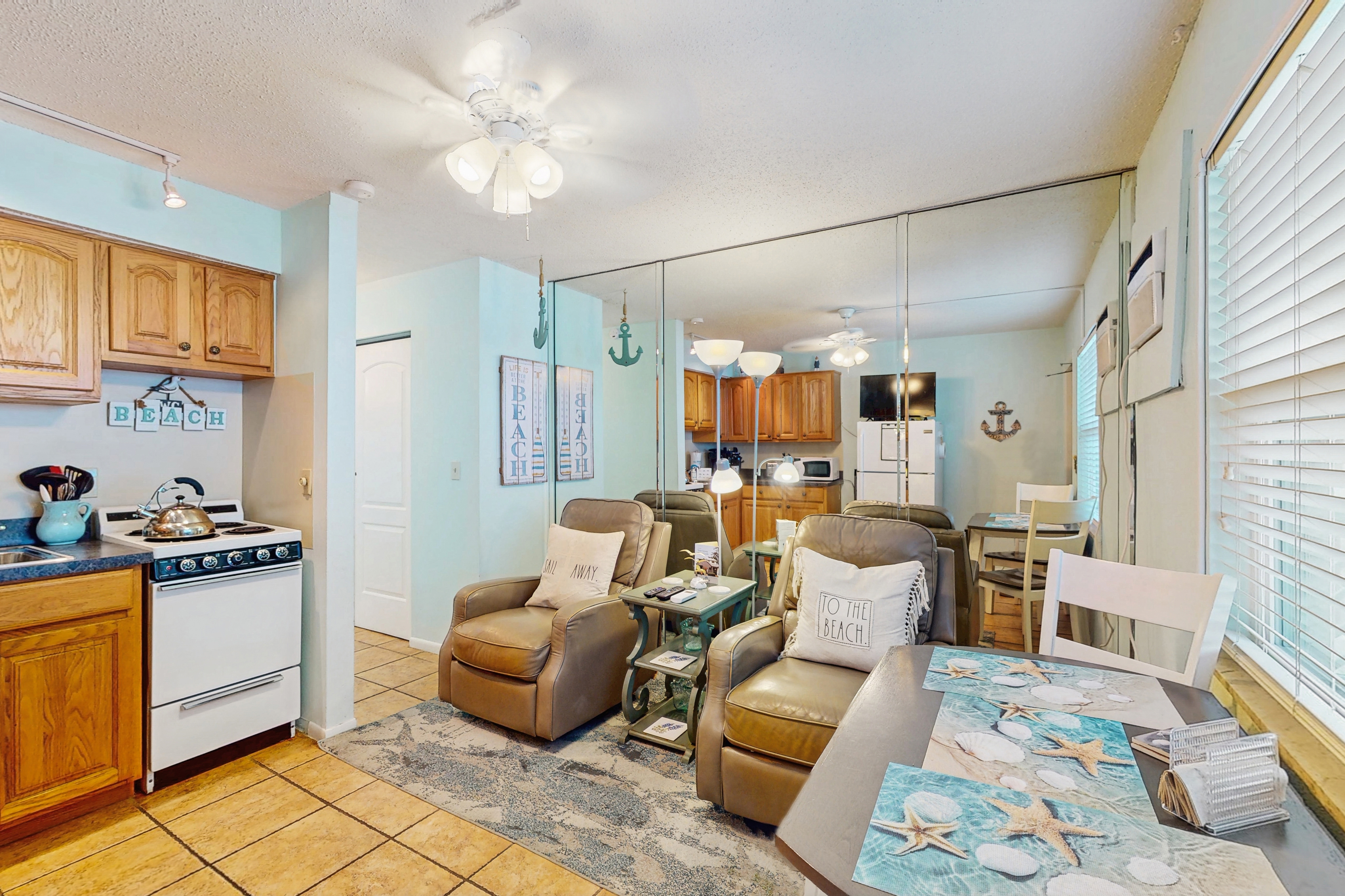 Charming Gulf front condo with views of Belleair Beach outdoor pool central AC