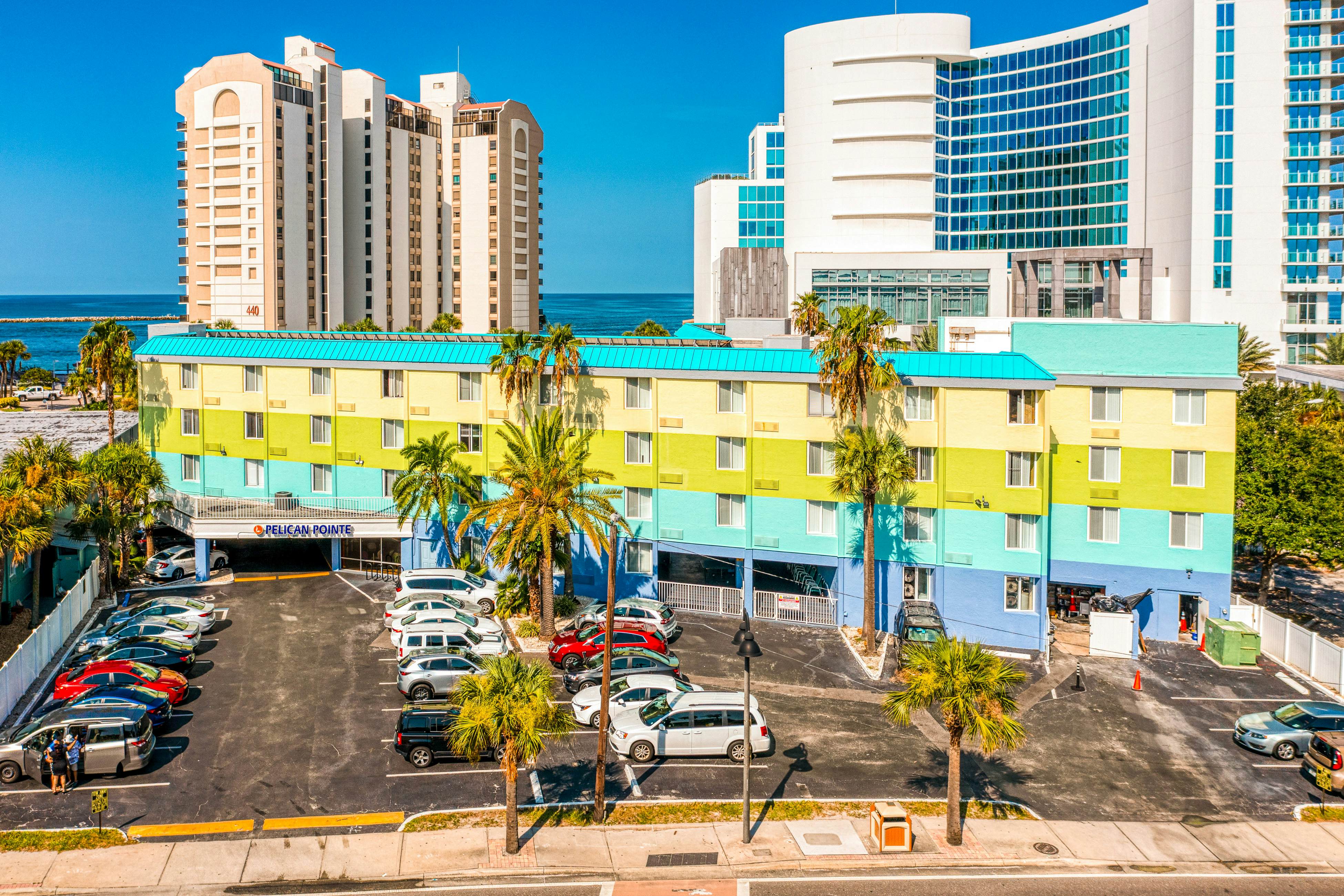 3rd-Floor Studio w/Beach Access, Shared Heated Pool, W/D, Partial AC, Free WiFi