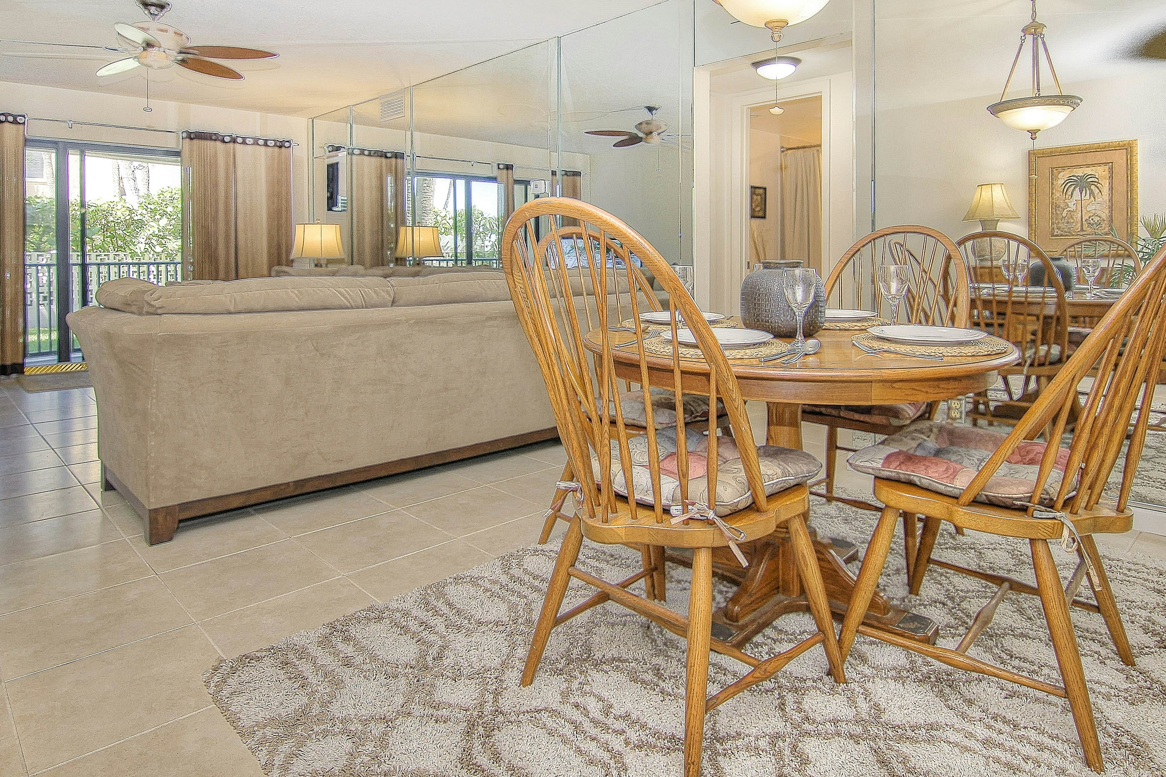 Elegant 1st-floor condo w/private patio, AC, on-site outdoor pool & gas grills