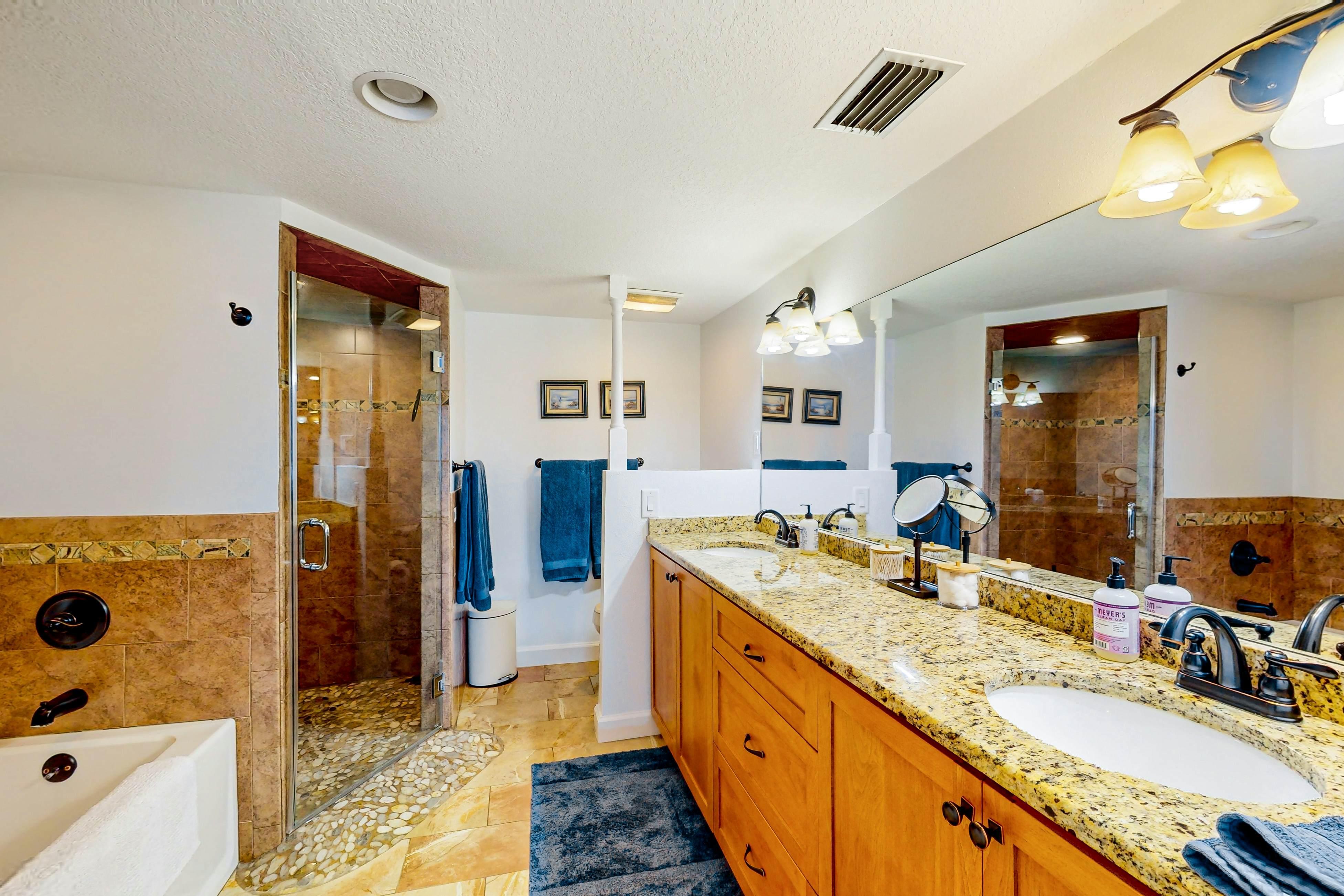 Waterfront condo with amazing ocean view, resort pool, beach access, & W/D