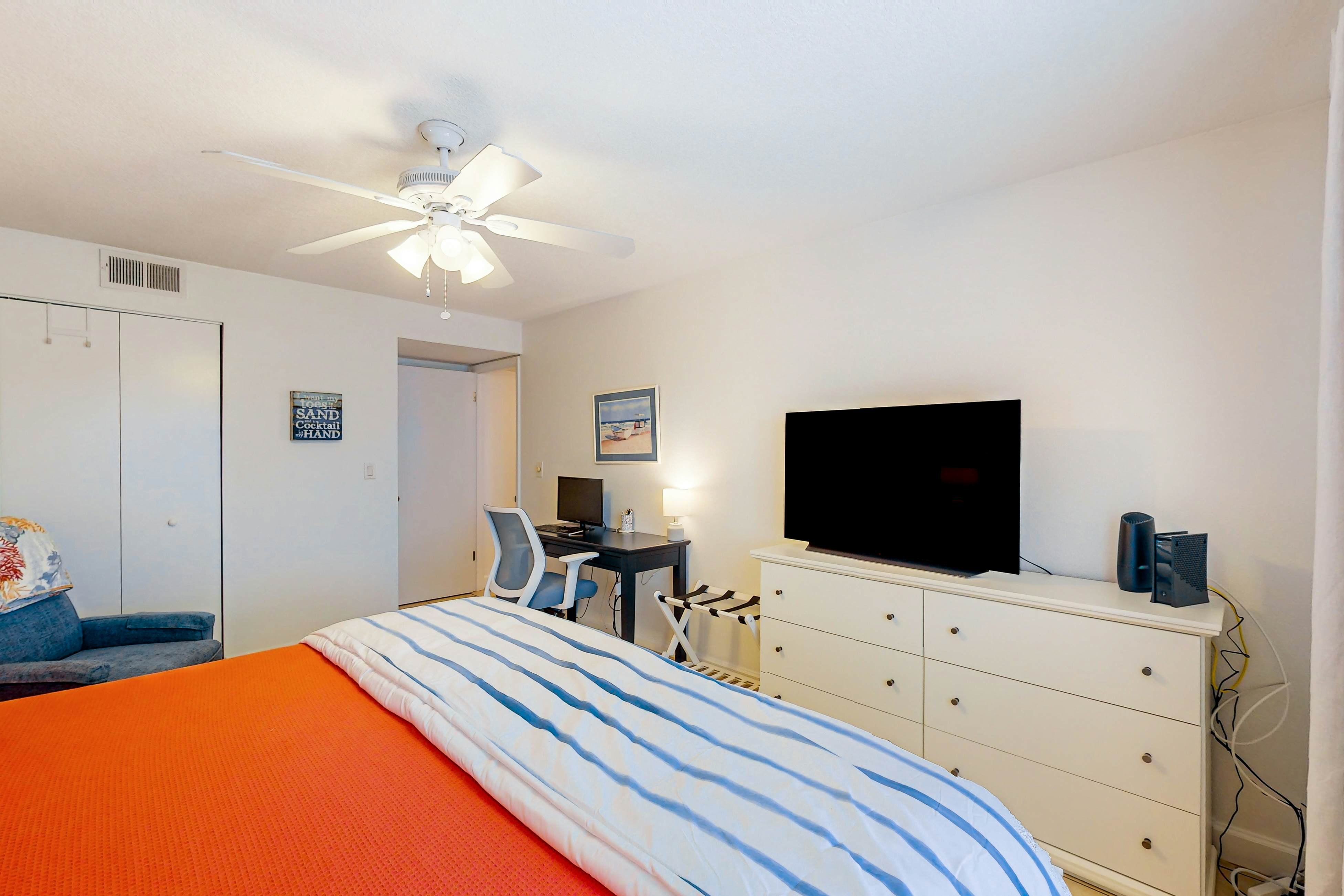 Waterfront condo with amazing ocean view, resort pool, beach access, & W/D