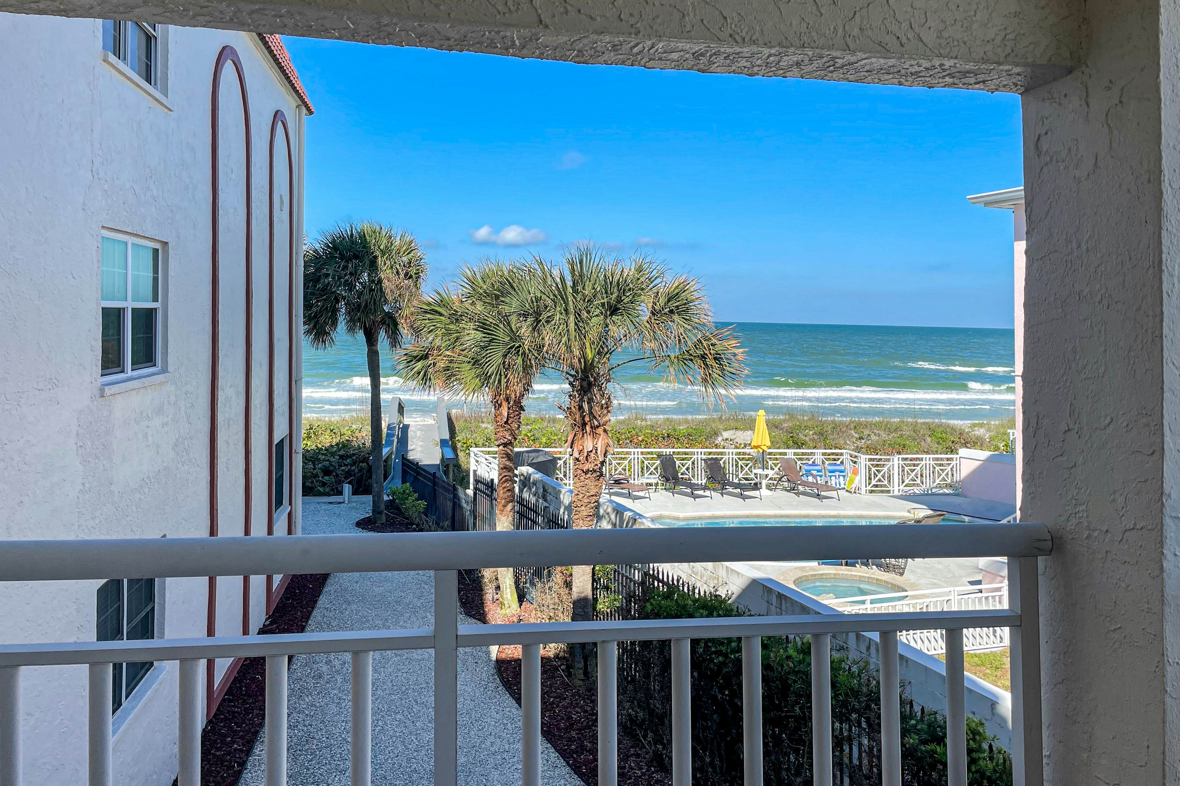 Waterfront condo with amazing ocean view, resort pool, beach access, & W/D