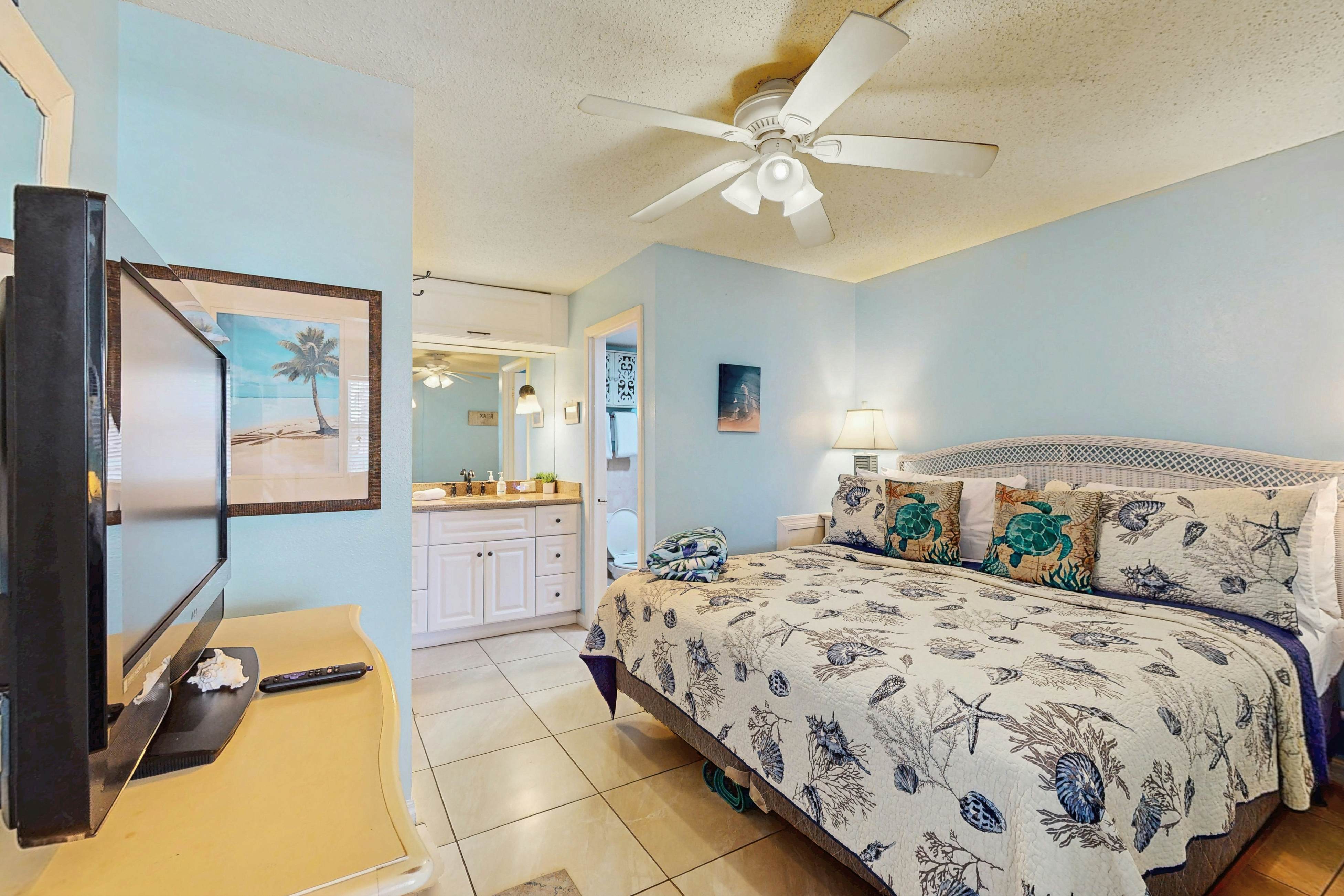 Breezy Belleair Beach condo with on-site pool, sundeck, & private beach access