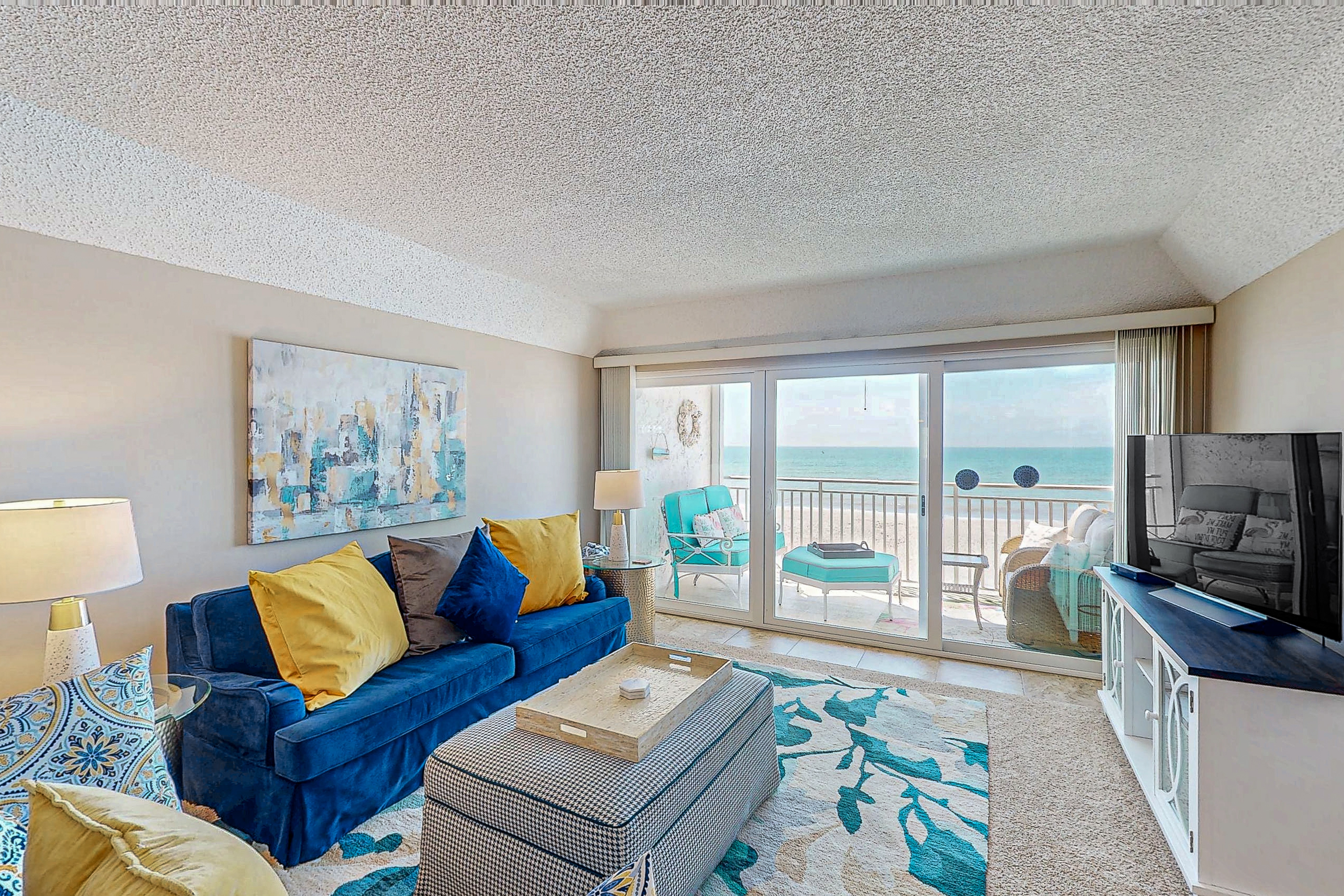 Chic and comfortable Gulf front condo snowbird and dog friendly pool beaches