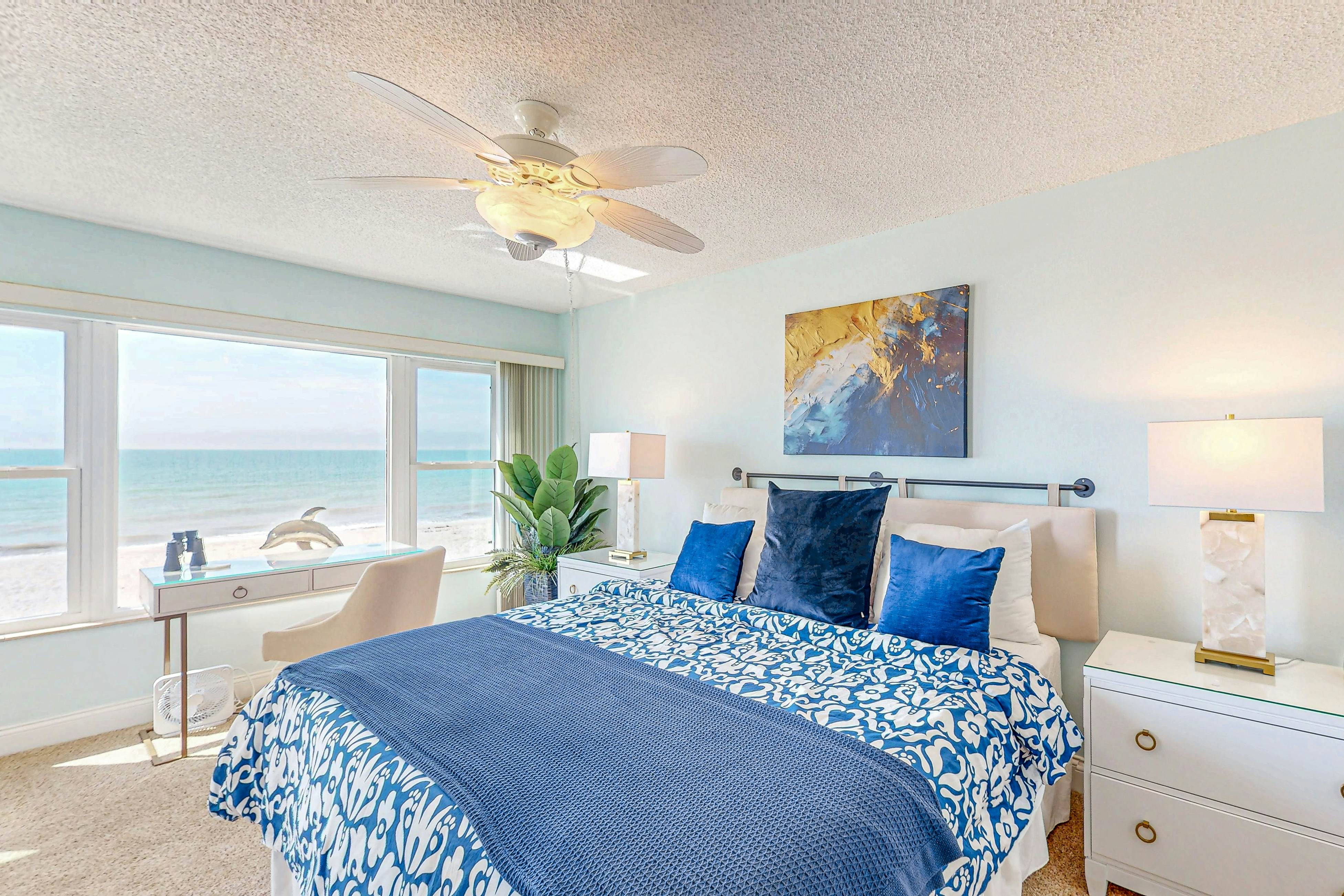 Chic and comfortable Gulf front condo, snowbird and dog friendly, pool, beaches