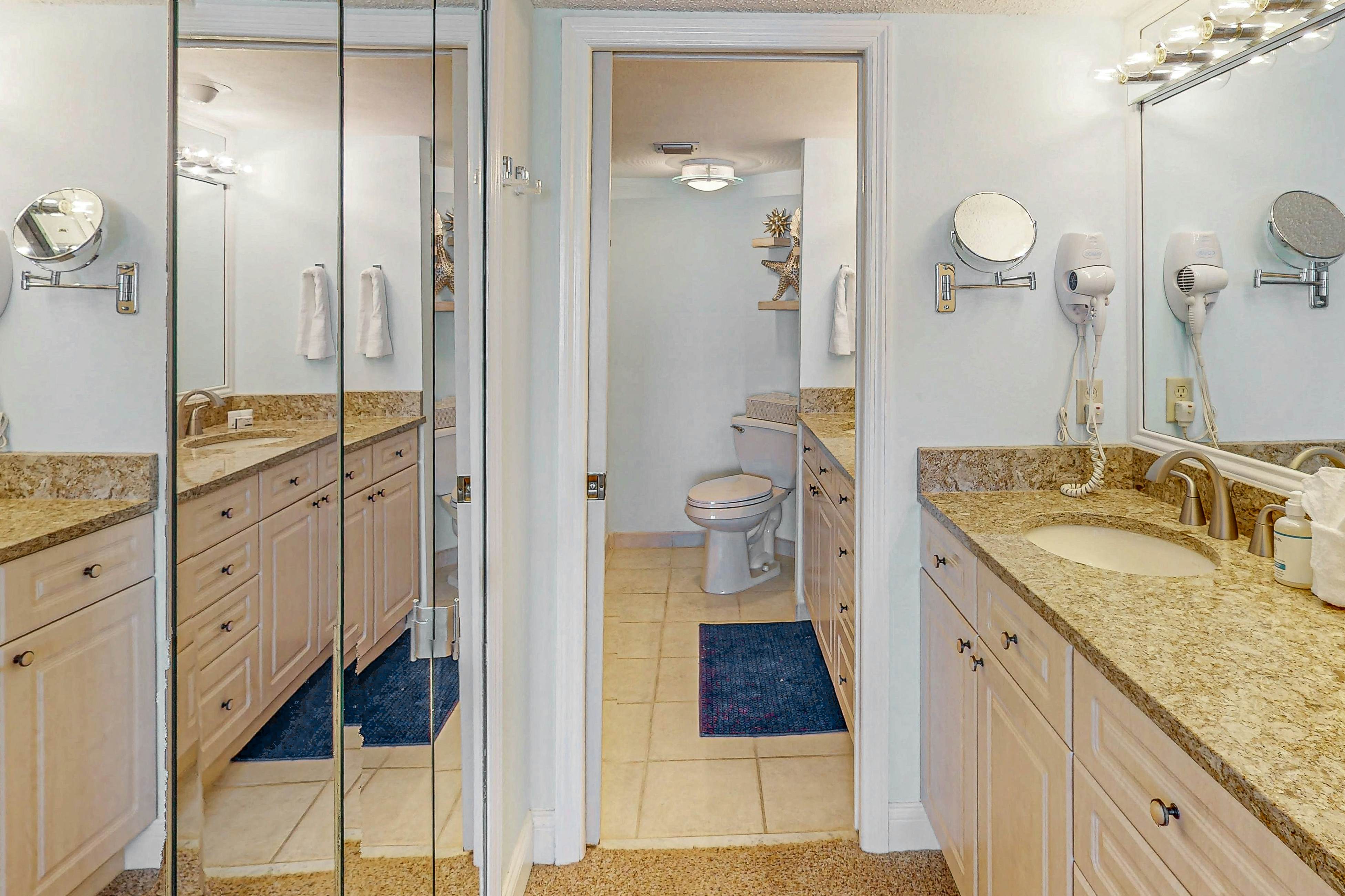 Chic and comfortable Gulf front condo, snowbird and dog friendly, pool, beaches