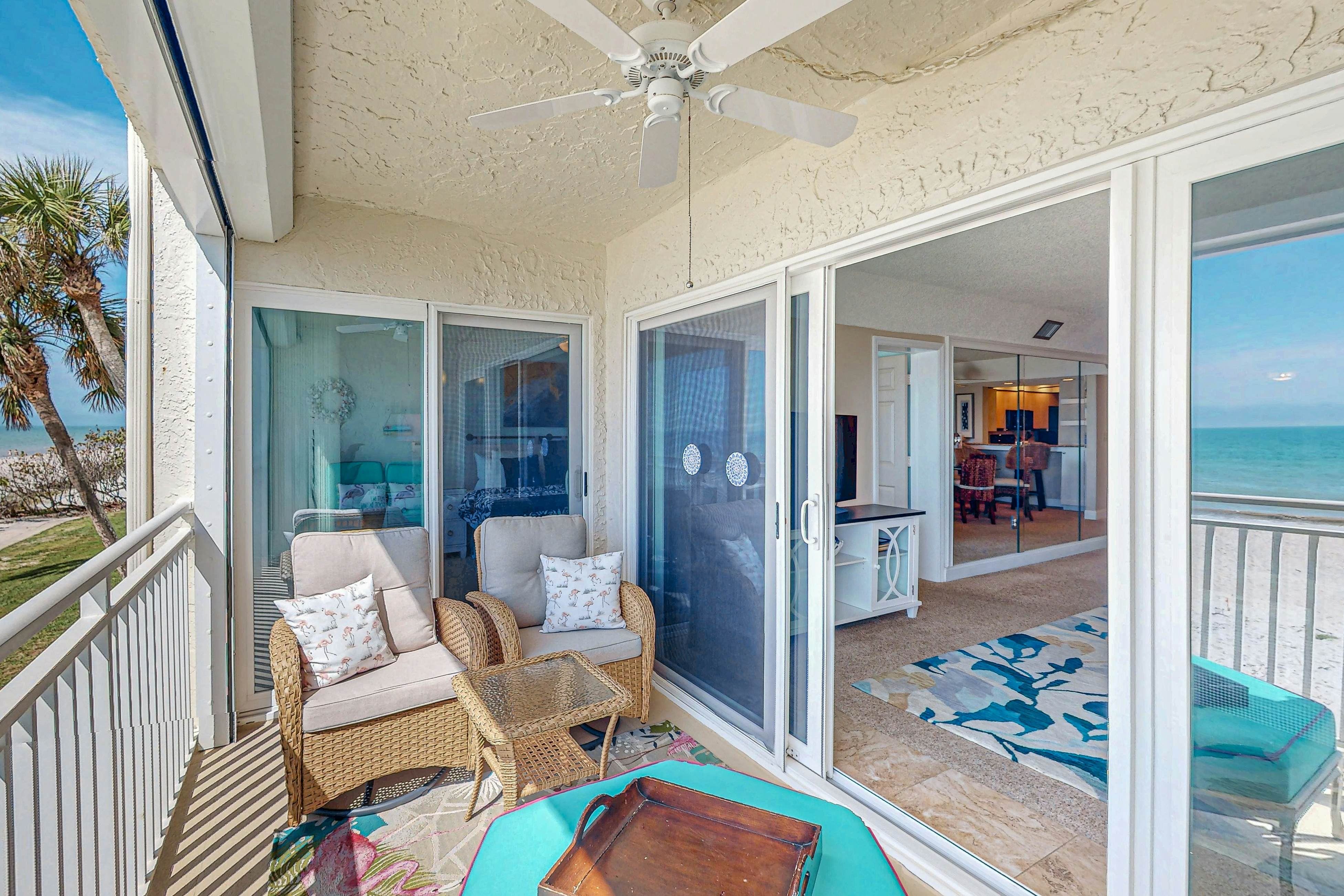 Chic and comfortable Gulf front condo, snowbird and dog friendly, pool, beaches