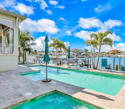 Exquisite Clearwater Retreat w Heated Pool Game Room Outdoor kitchen and Kayaks