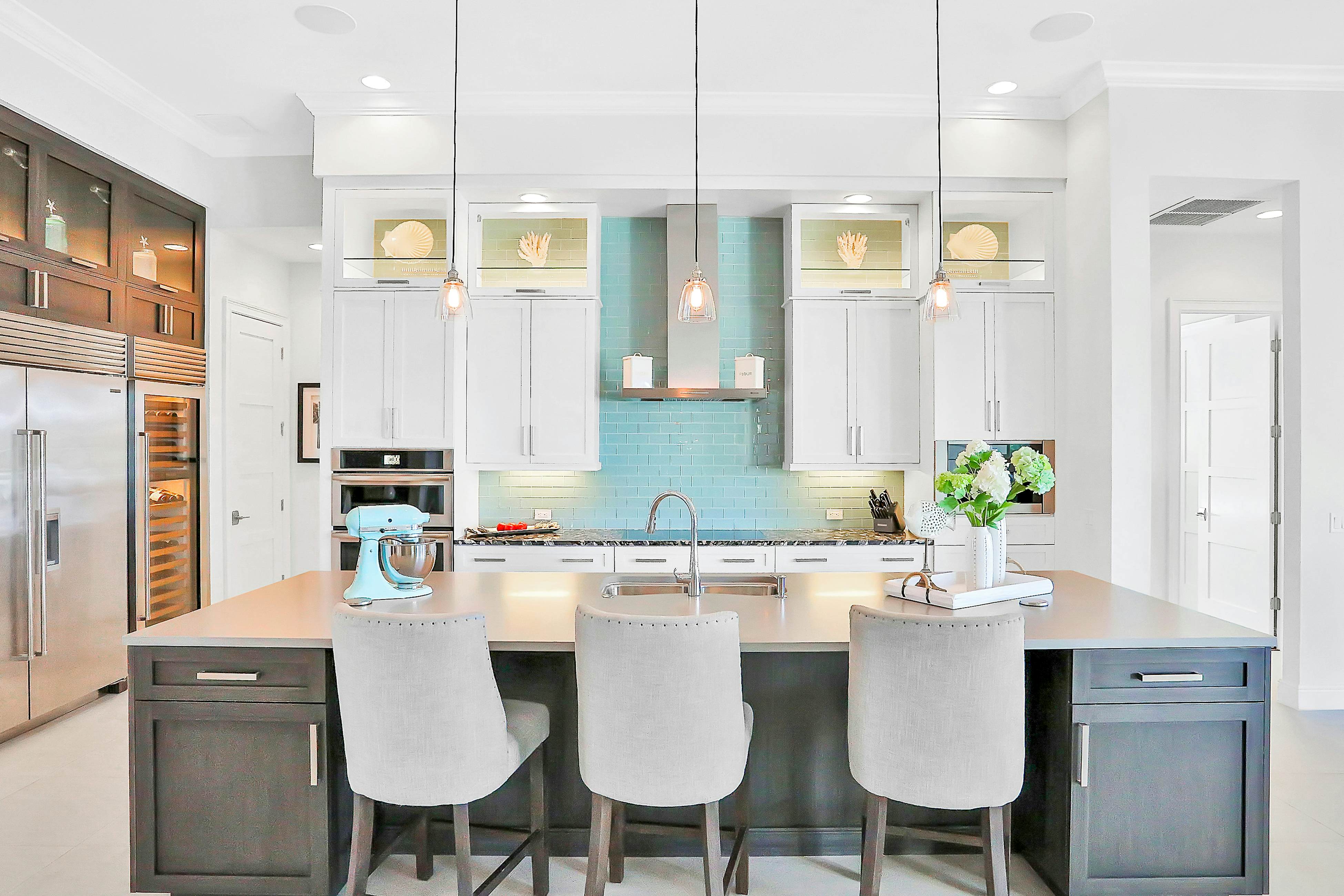 Exquisite Clearwater Retreat w/ Heated Pool, Game Room, Outdoor kitchen &Kayaks