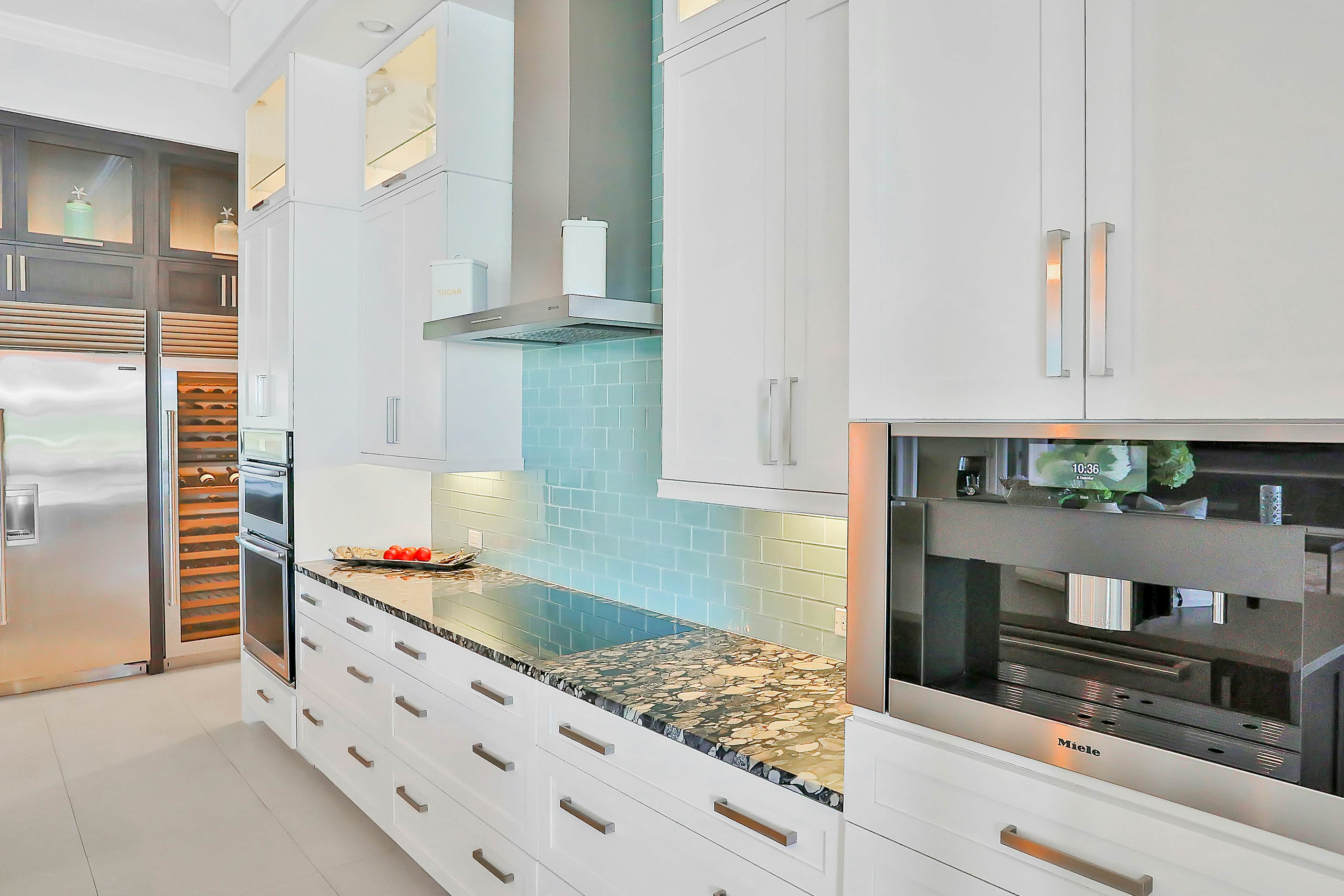 Exquisite Clearwater Retreat w/ Heated Pool, Game Room, Outdoor kitchen &Kayaks