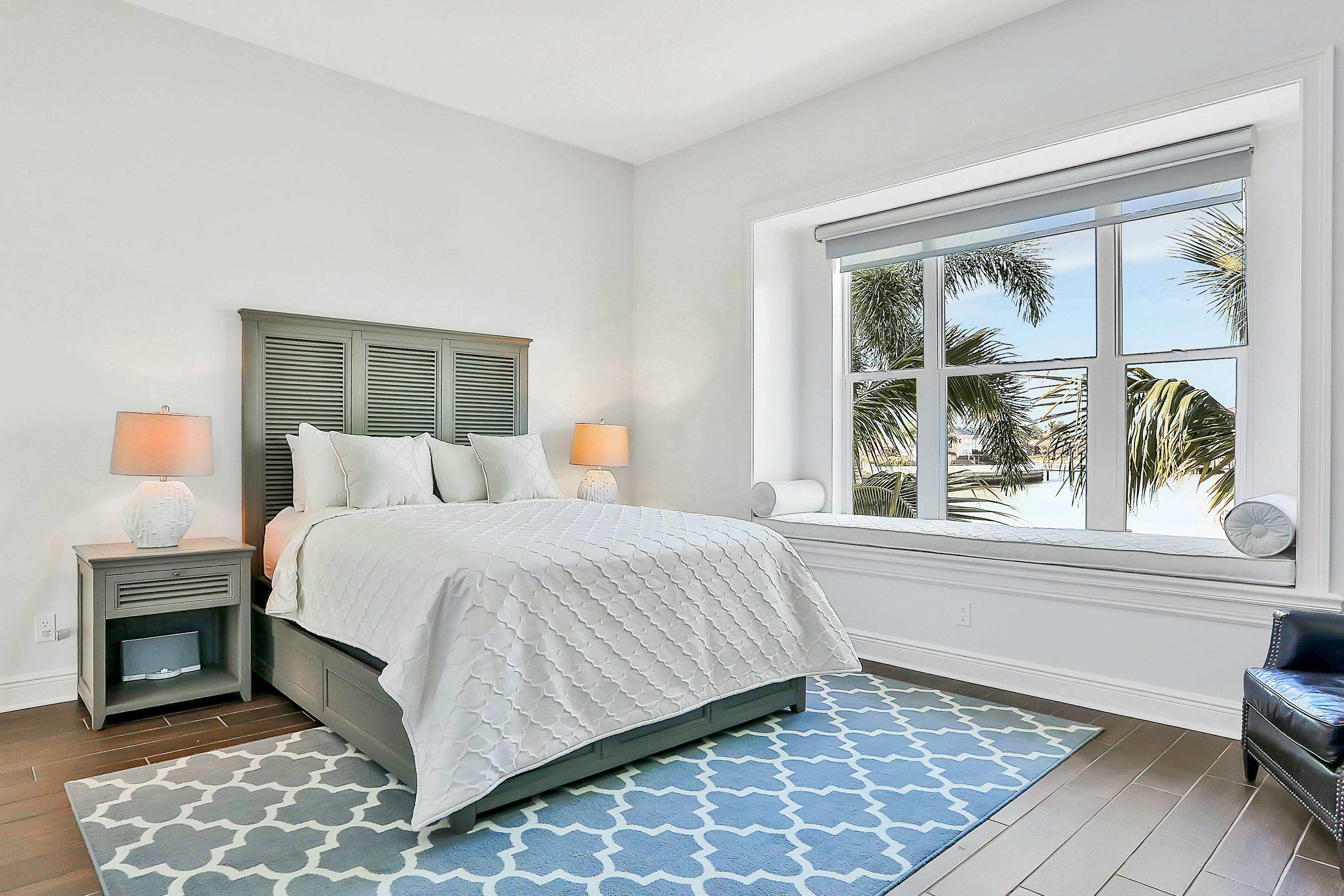 Exquisite Clearwater Retreat w/ Heated Pool, Game Room, Outdoor kitchen &Kayaks