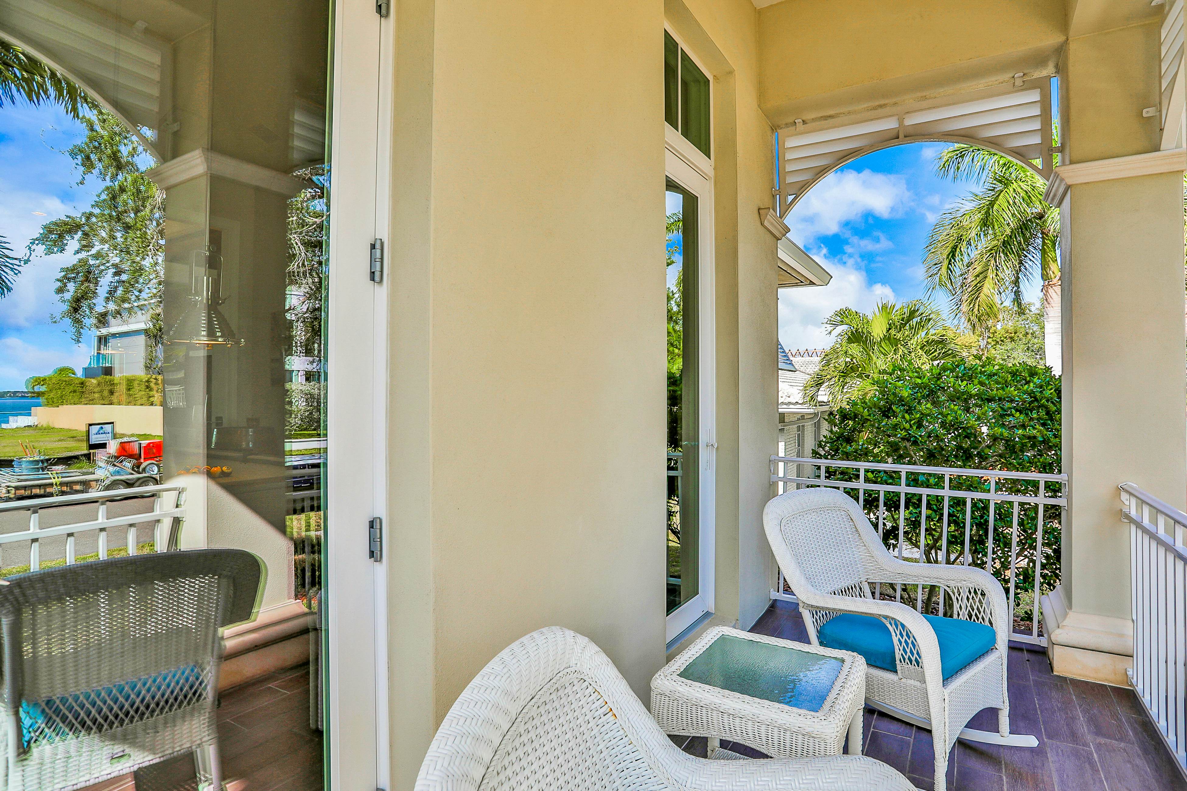 Exquisite Clearwater Retreat w/ Heated Pool, Game Room, Outdoor kitchen &Kayaks