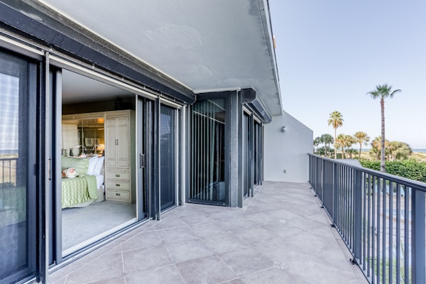 Second floor condo with pool and tennis court private WD and central AC