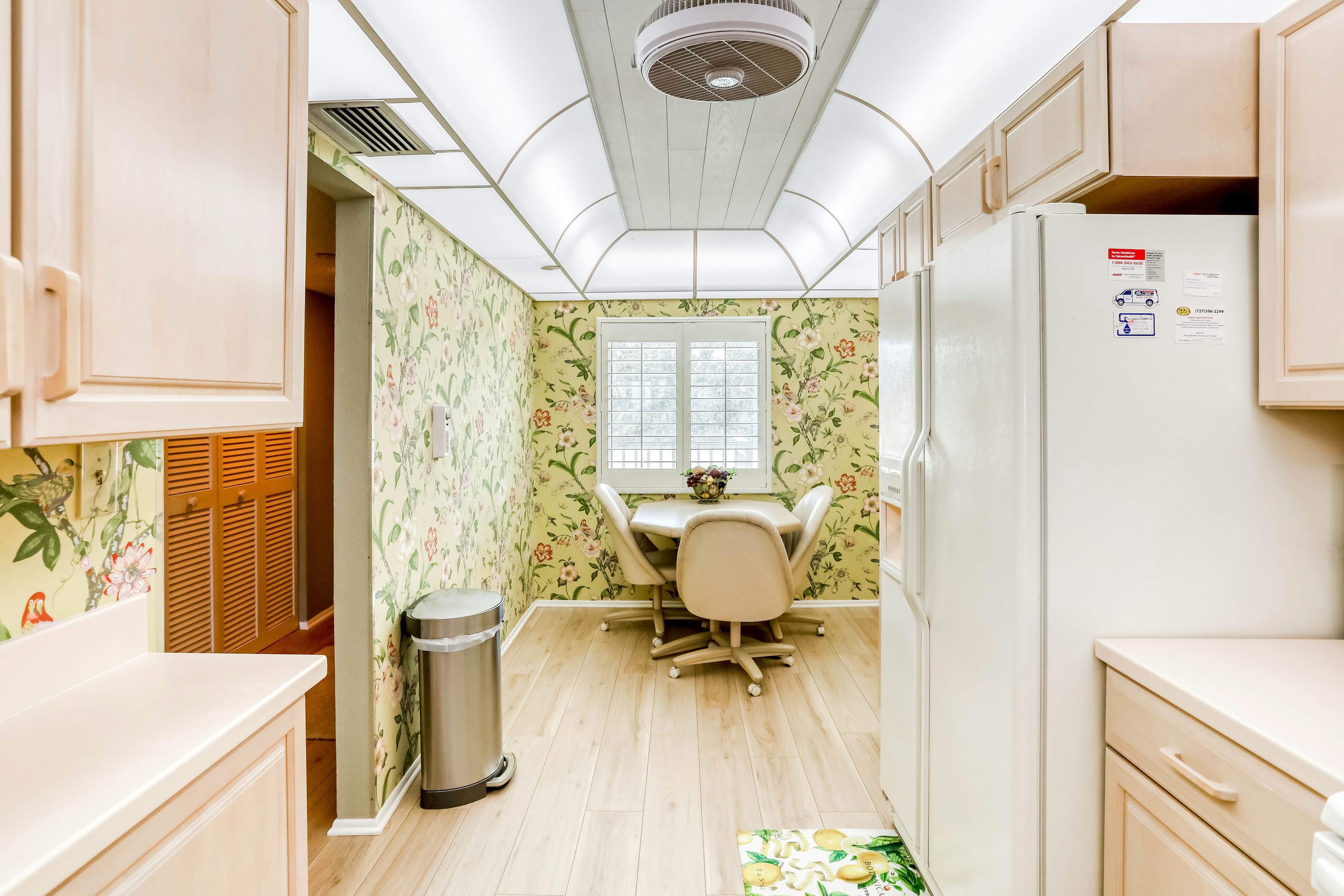 Second floor condo with pool and tennis court private WD and central AC