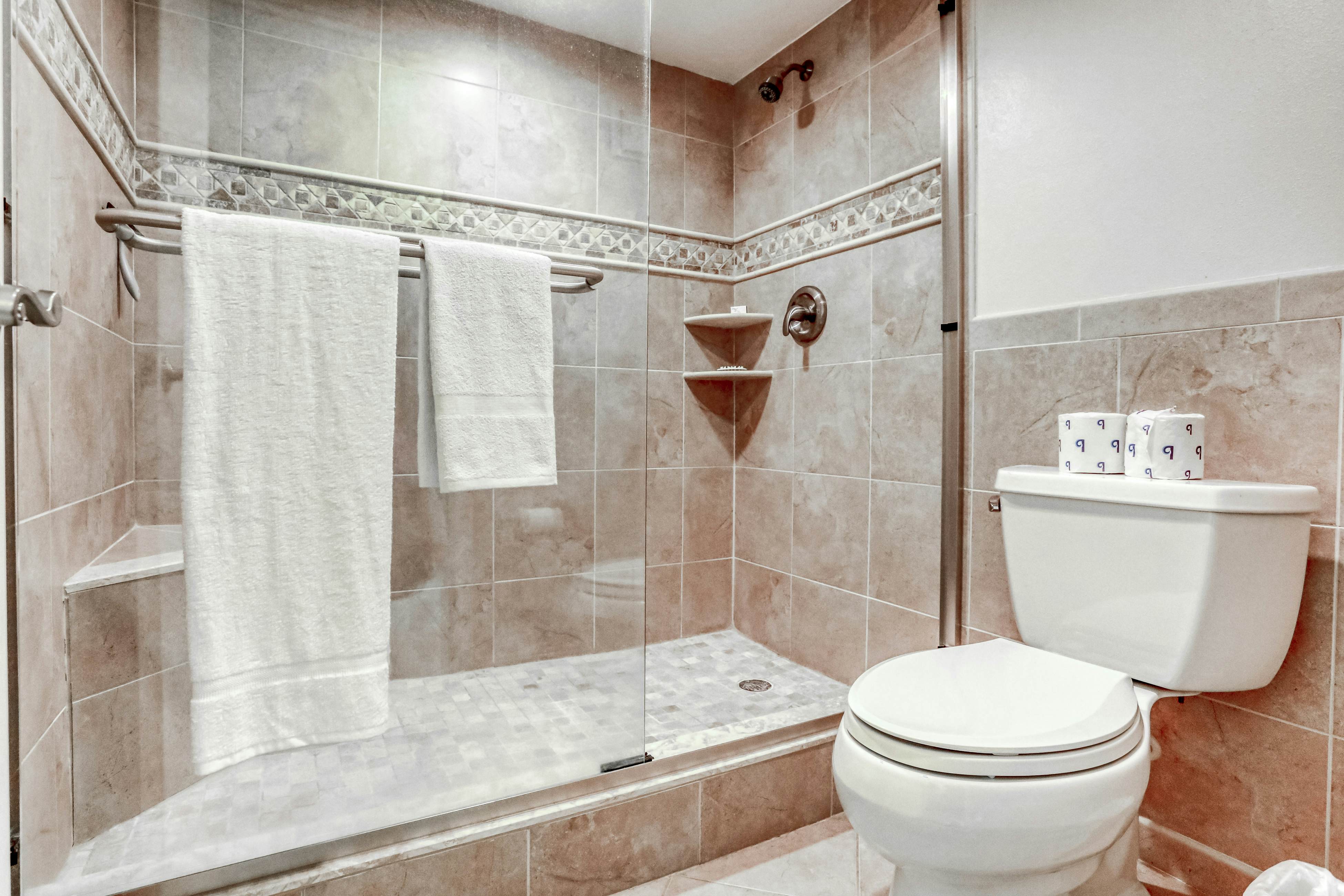 Second floor condo with pool and tennis court private WD and central AC