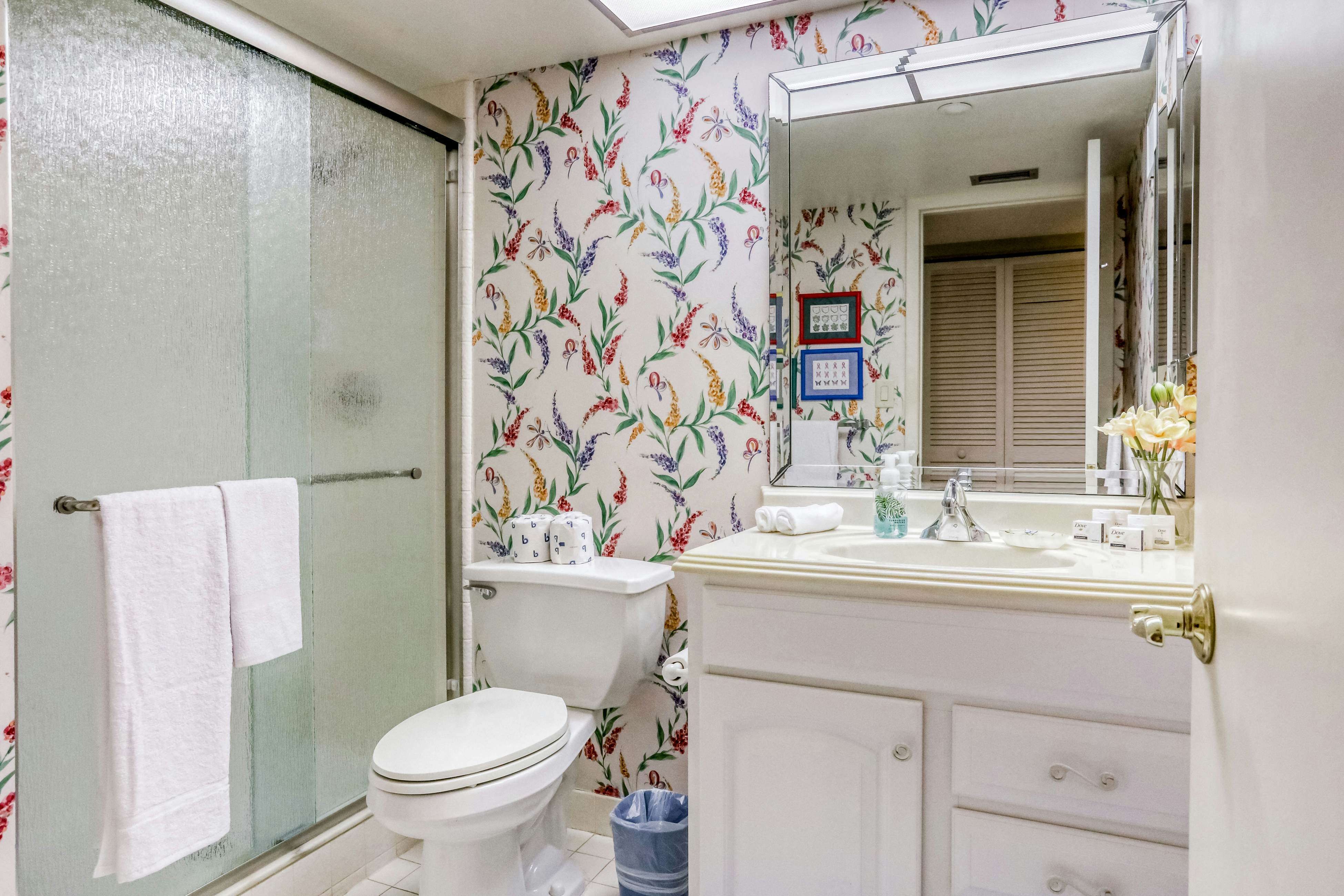 Second floor condo with pool and tennis court private WD and central AC