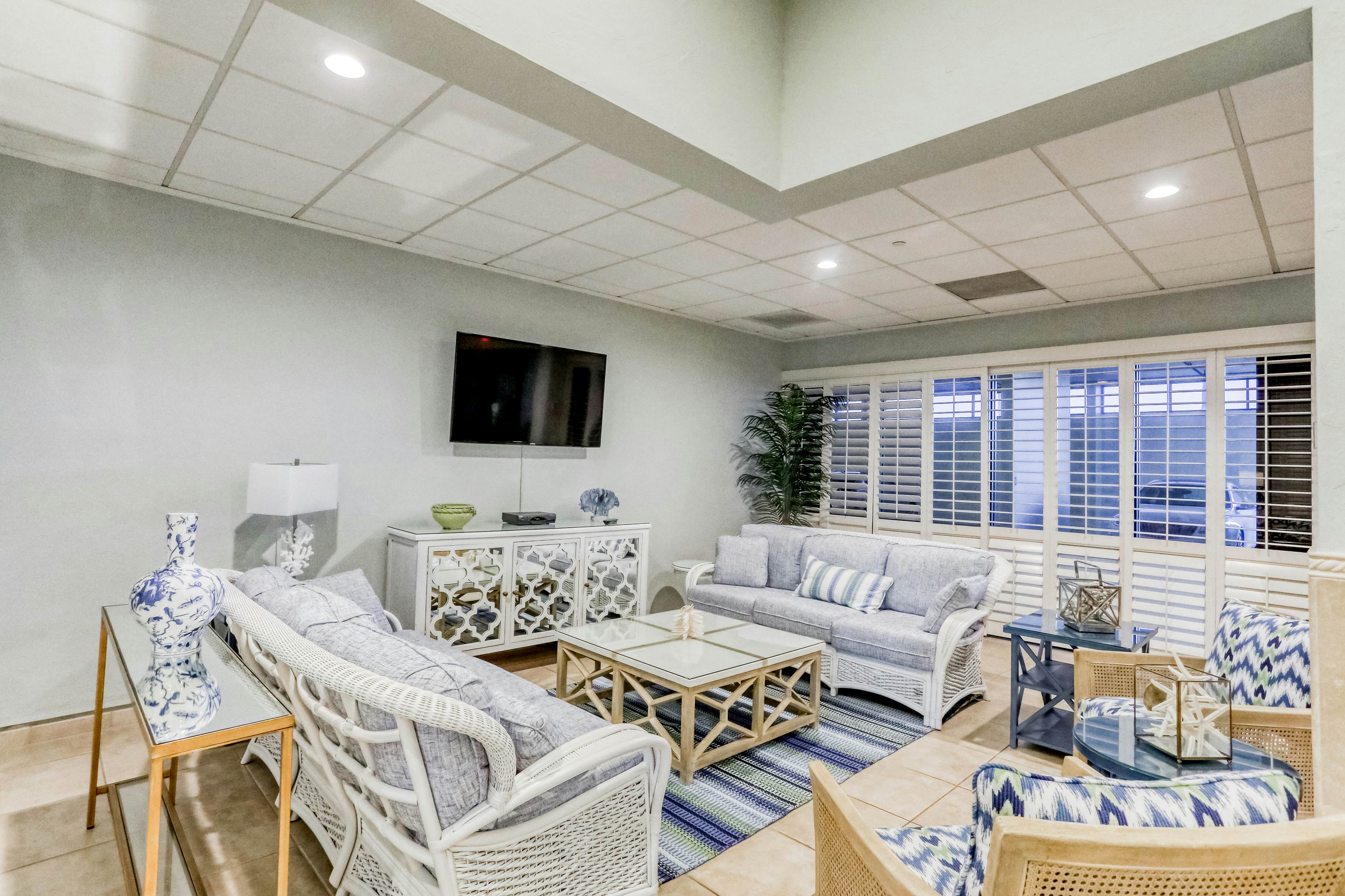 Second floor condo with pool and tennis court private WD and central AC