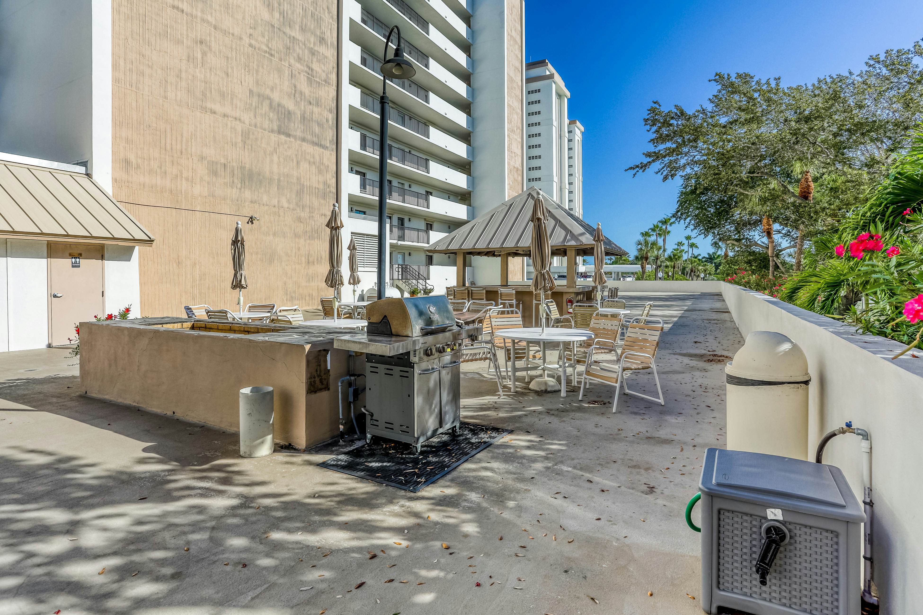 Second floor condo with pool and tennis court private WD and central AC