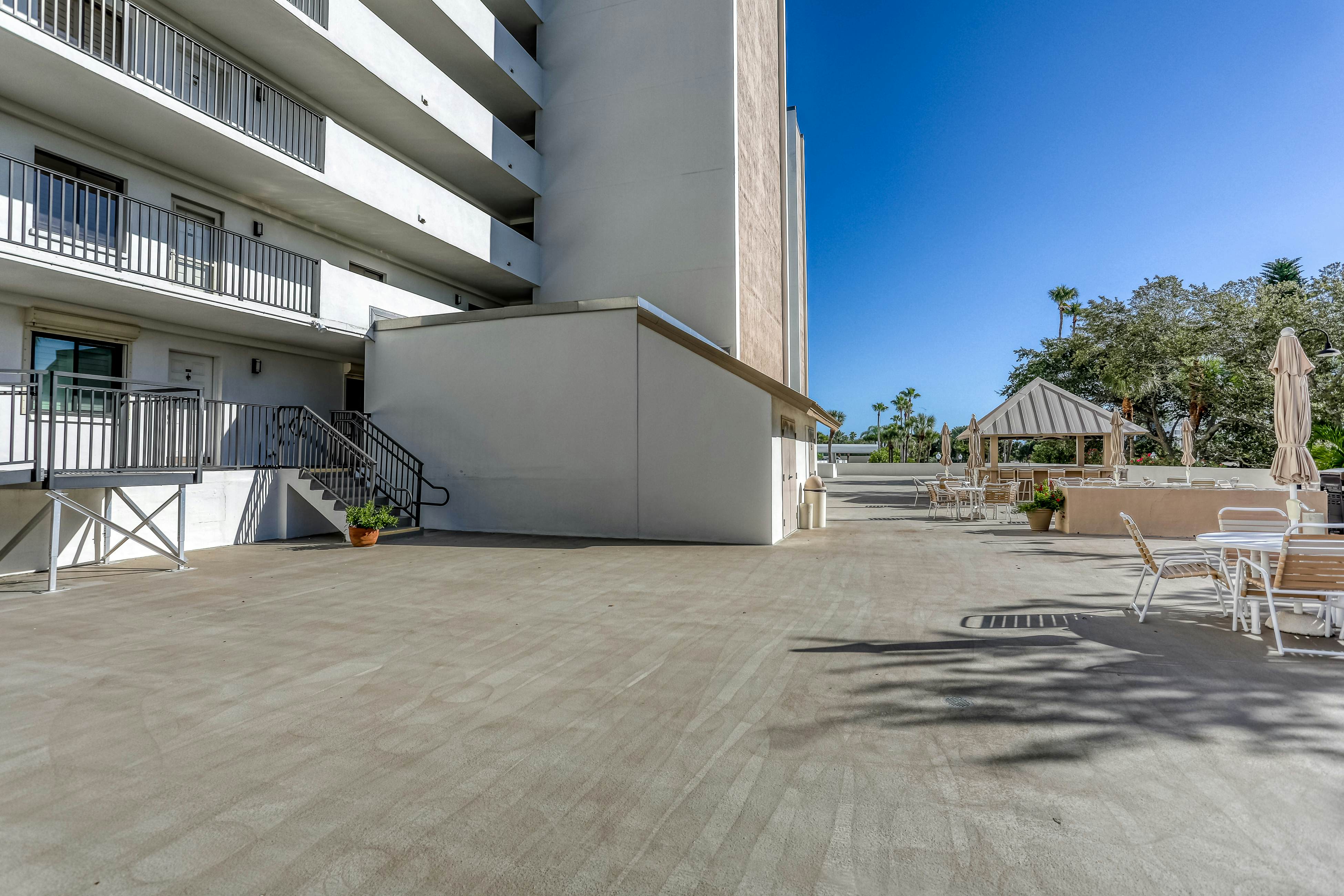 Second floor condo with pool and tennis court private WD and central AC