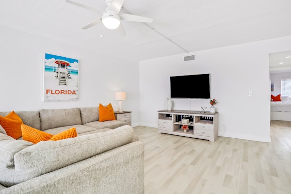 Relaxing condo with balcony WD central AC and kitchen snowbird friendly