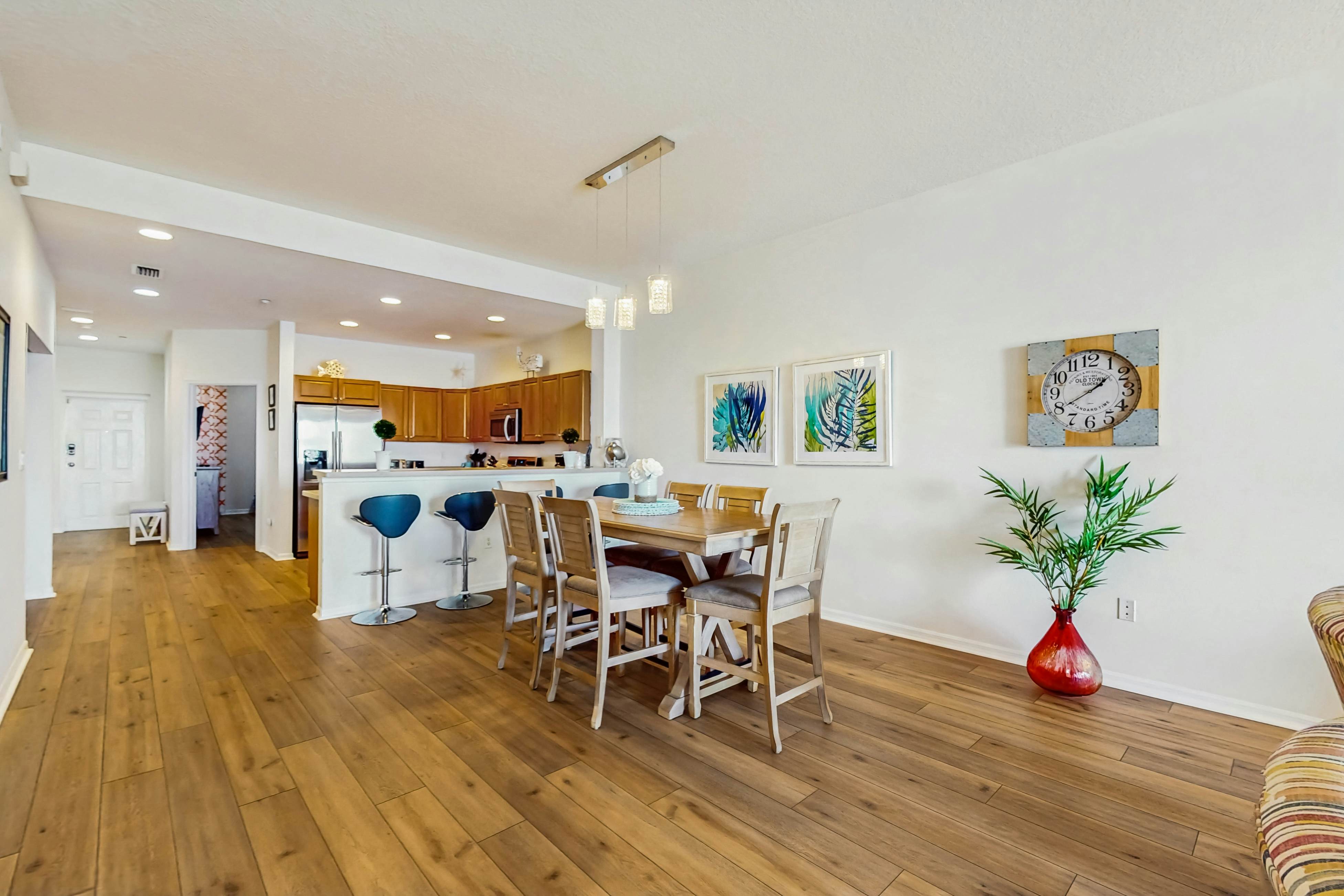 Dog-friendly bayfront 4th-floor condo with bay views, heated pool, pool spa, W/D