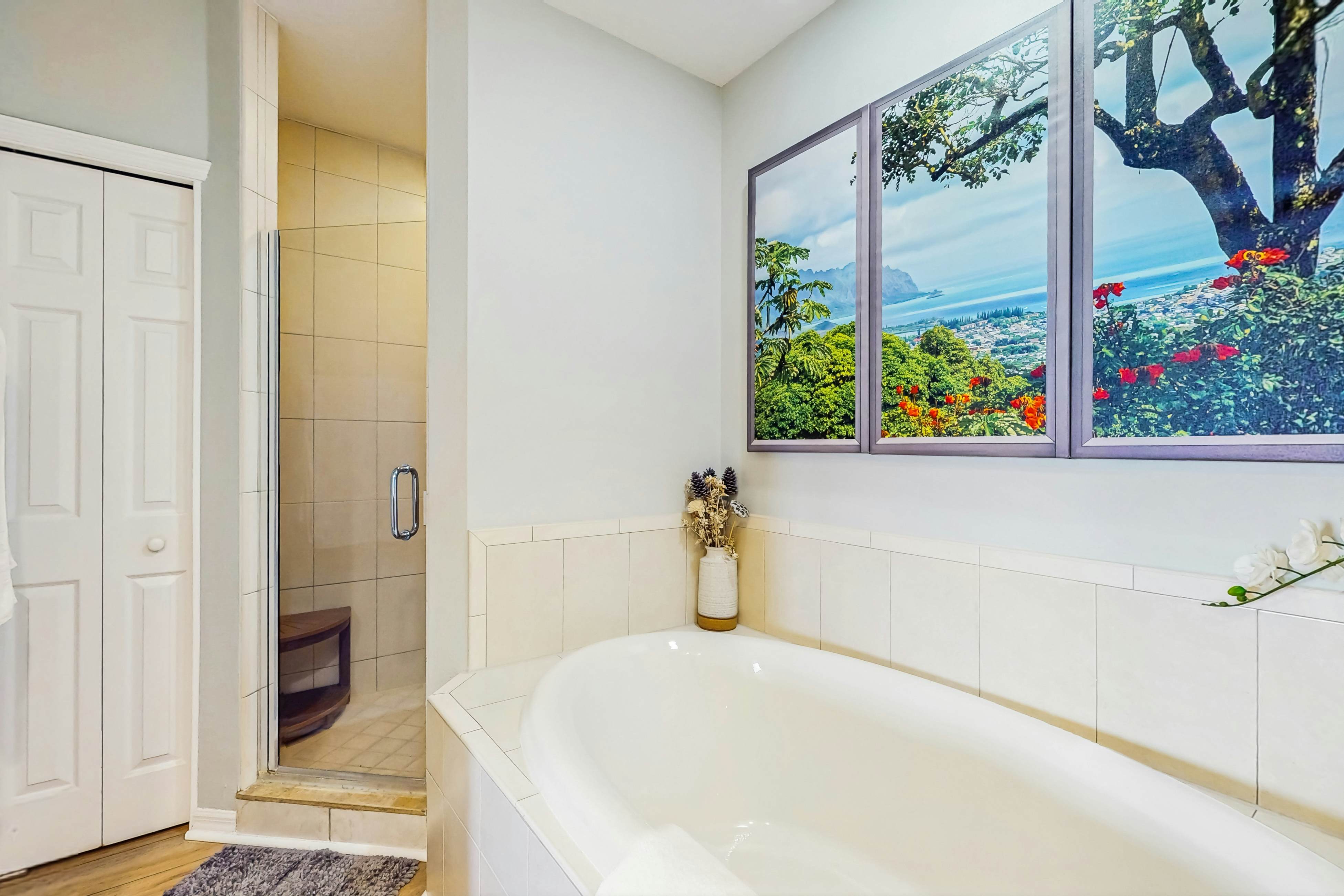 Dog-friendly bayfront 4th-floor condo with bay views, heated pool, pool spa, W/D