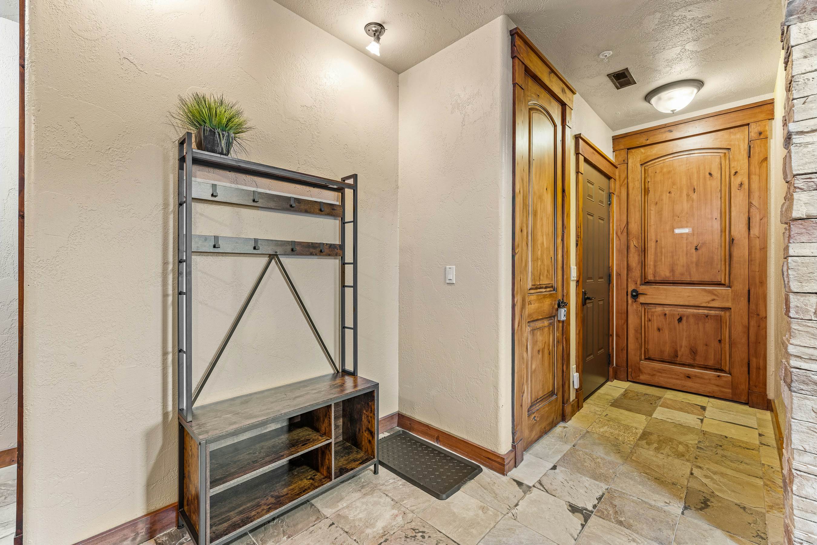 TimberCrest Downtown Lakeview Condo South