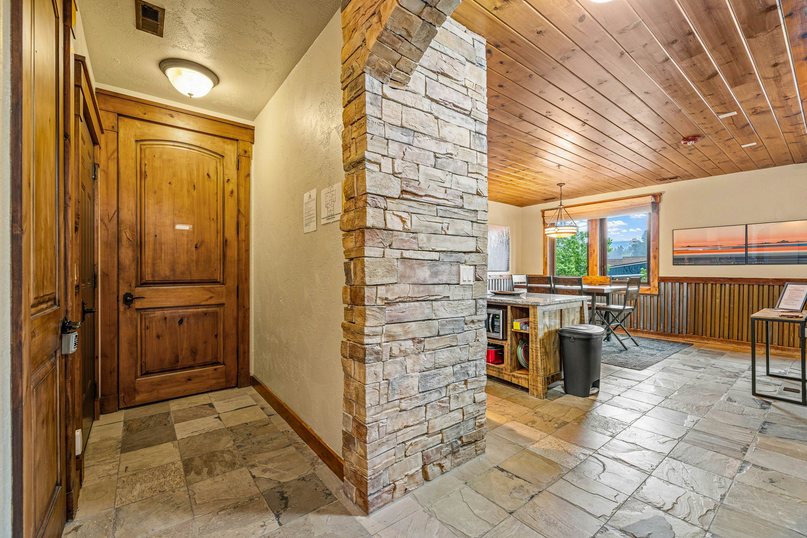 TimberCrest Downtown Lakeview Condo South