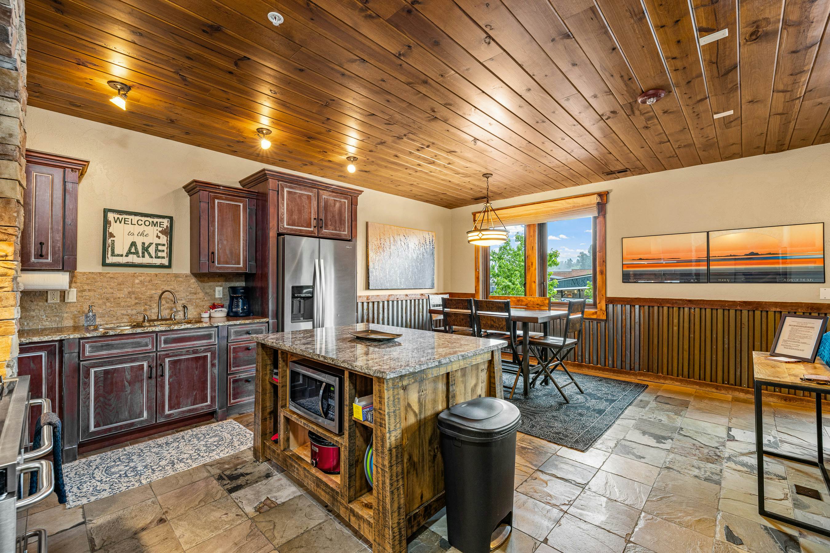 TimberCrest Downtown Lakeview Condo South