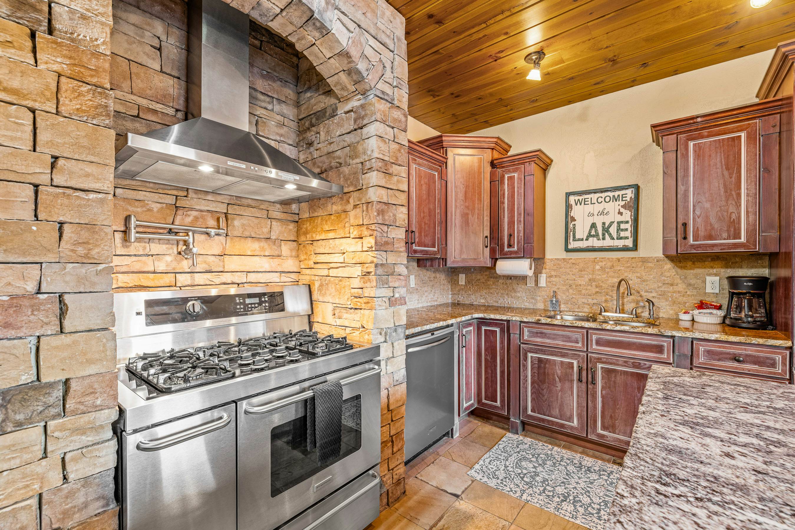 TimberCrest Downtown Lakeview Condo South