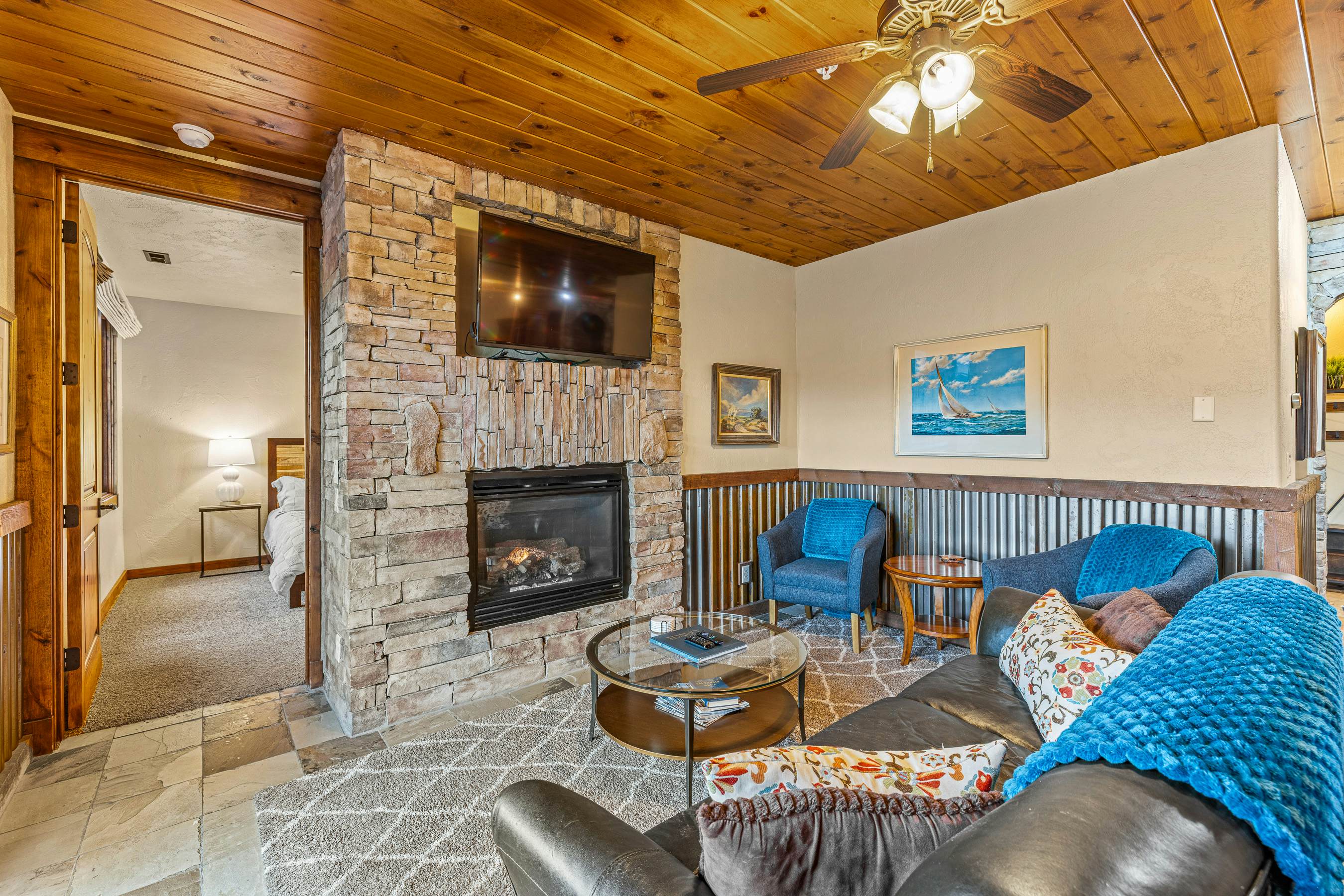 TimberCrest Downtown Lakeview Condo South