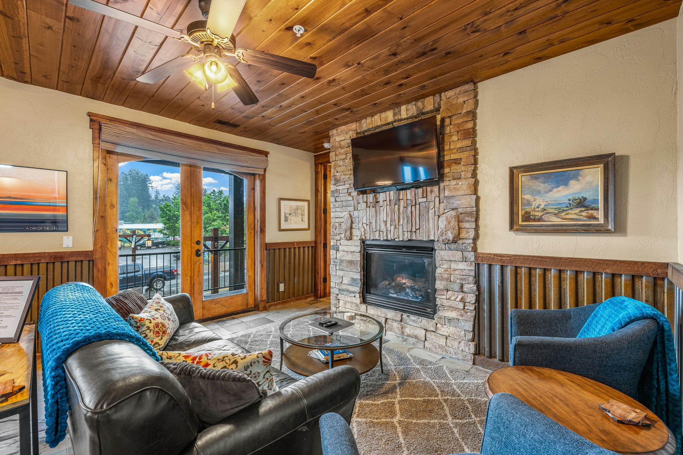 TimberCrest Downtown Lakeview Condo South