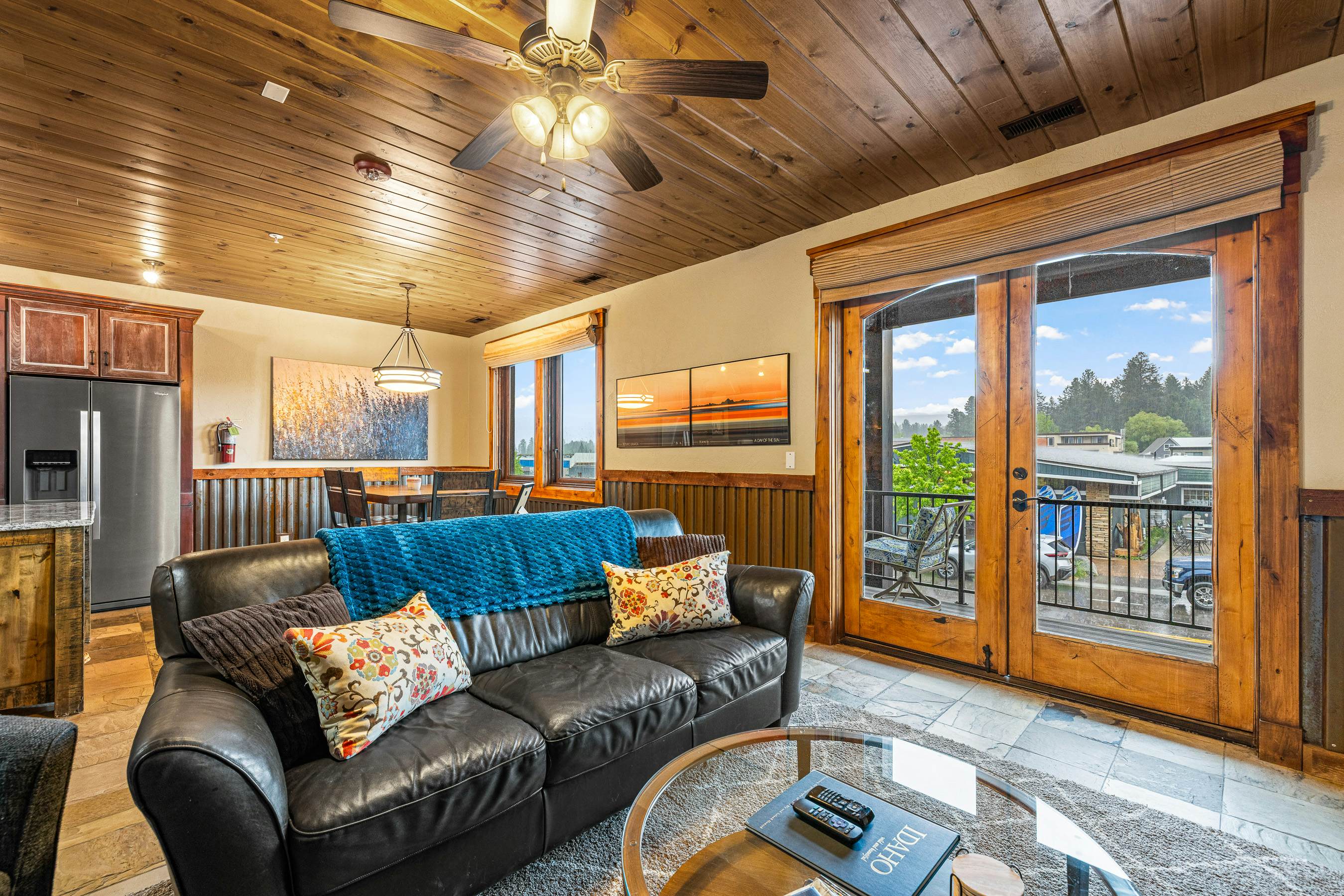 TimberCrest Downtown Lakeview Condo South