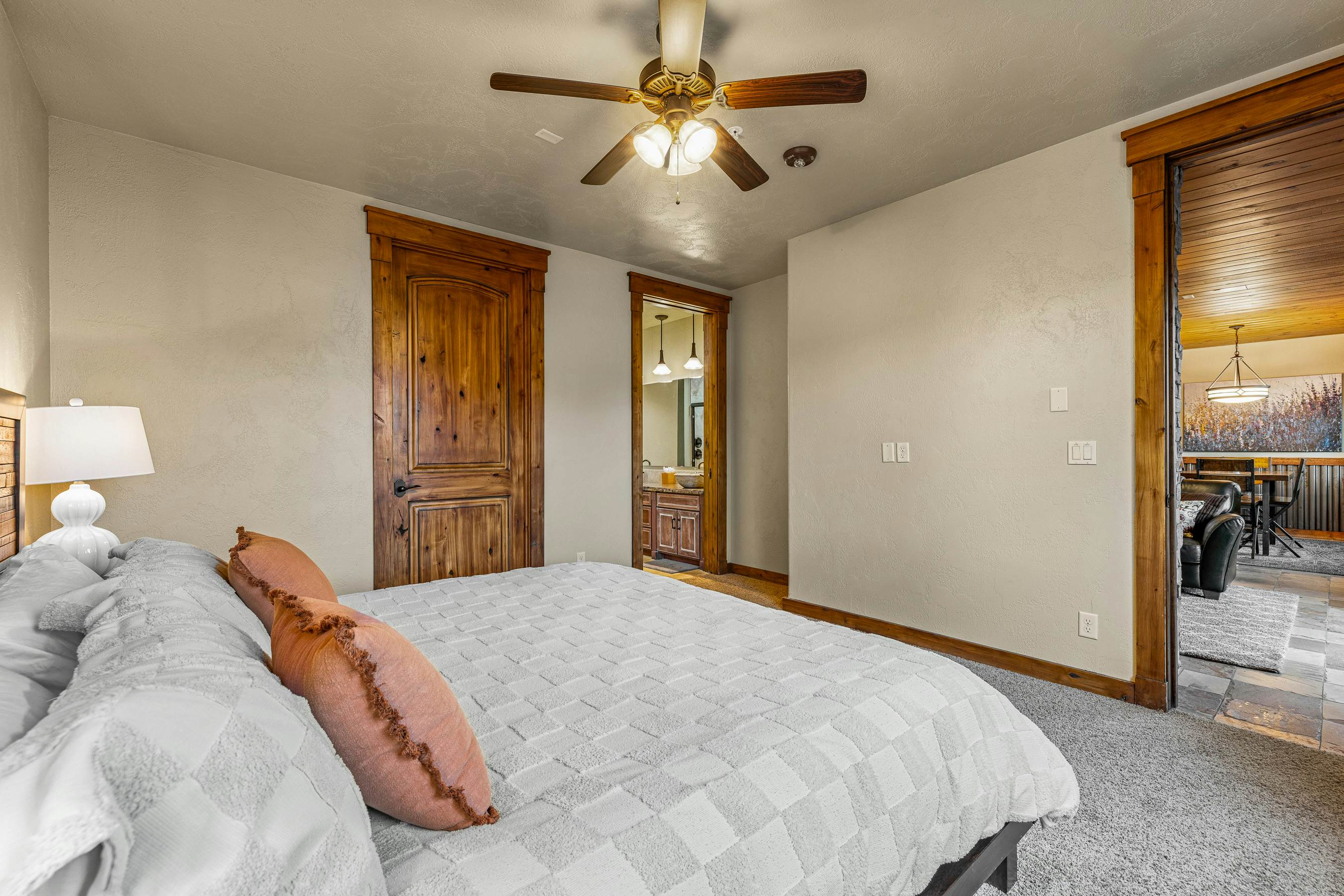 TimberCrest Downtown Lakeview Condo South