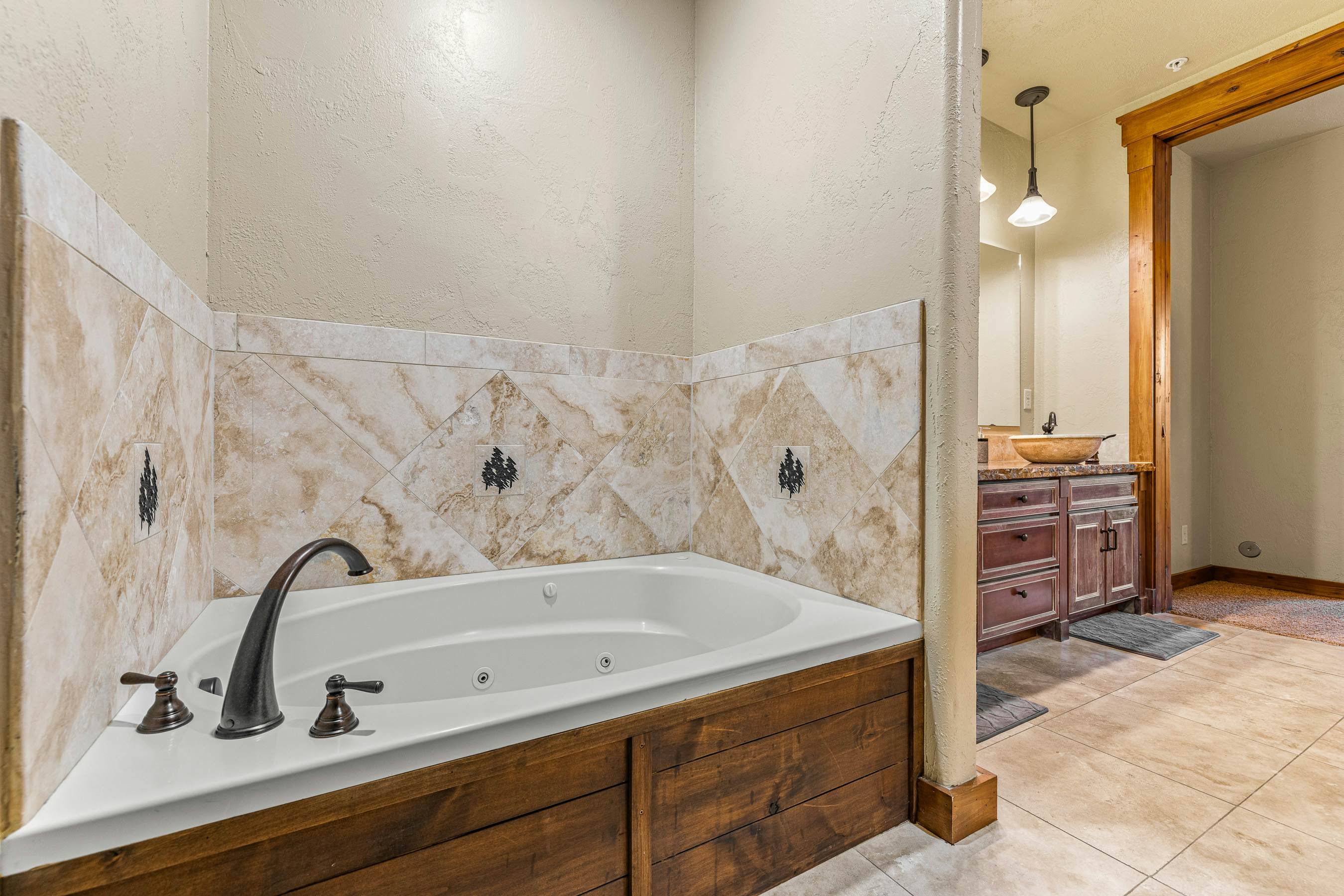 TimberCrest Downtown Lakeview Condo South