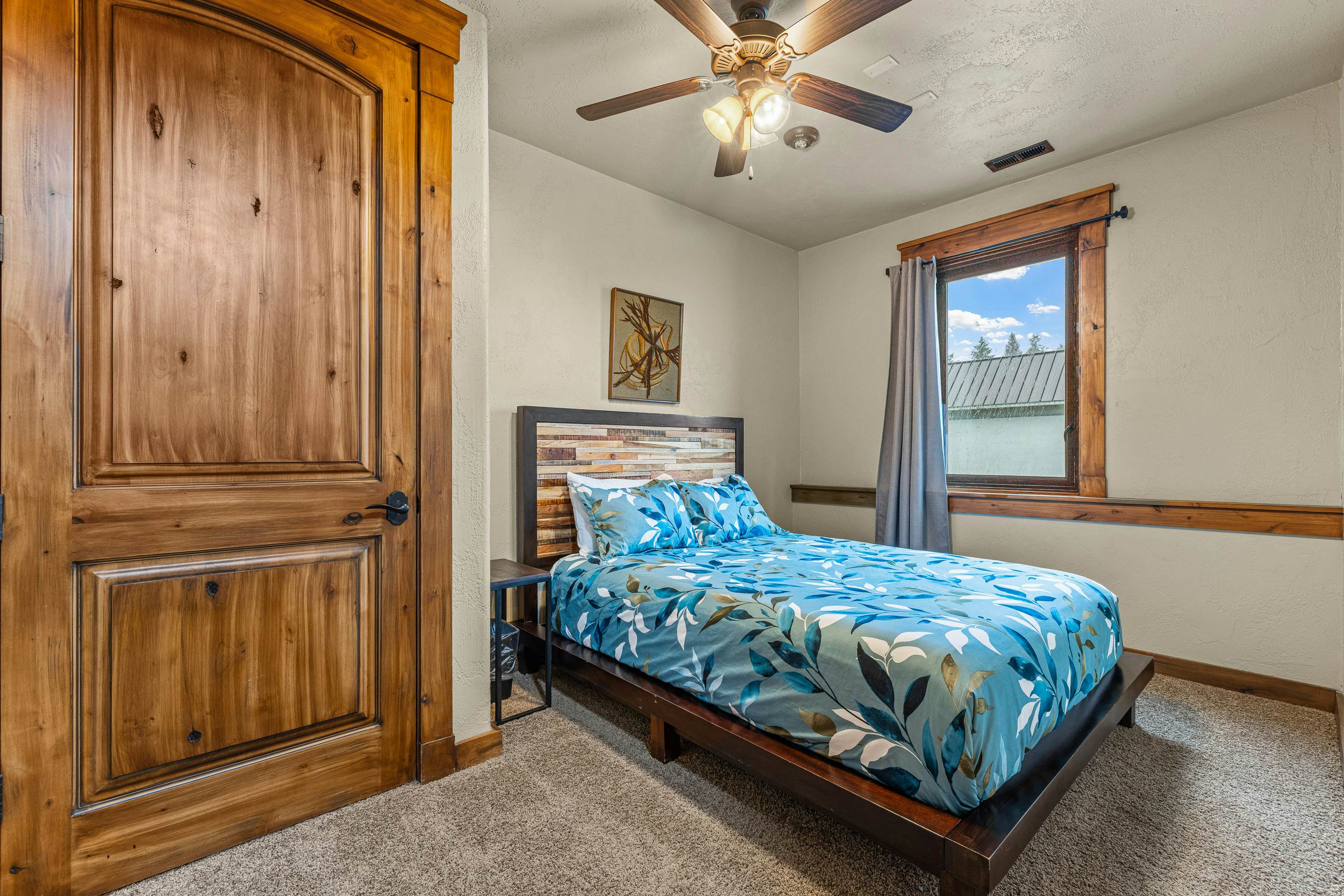 TimberCrest Downtown Lakeview Condo South