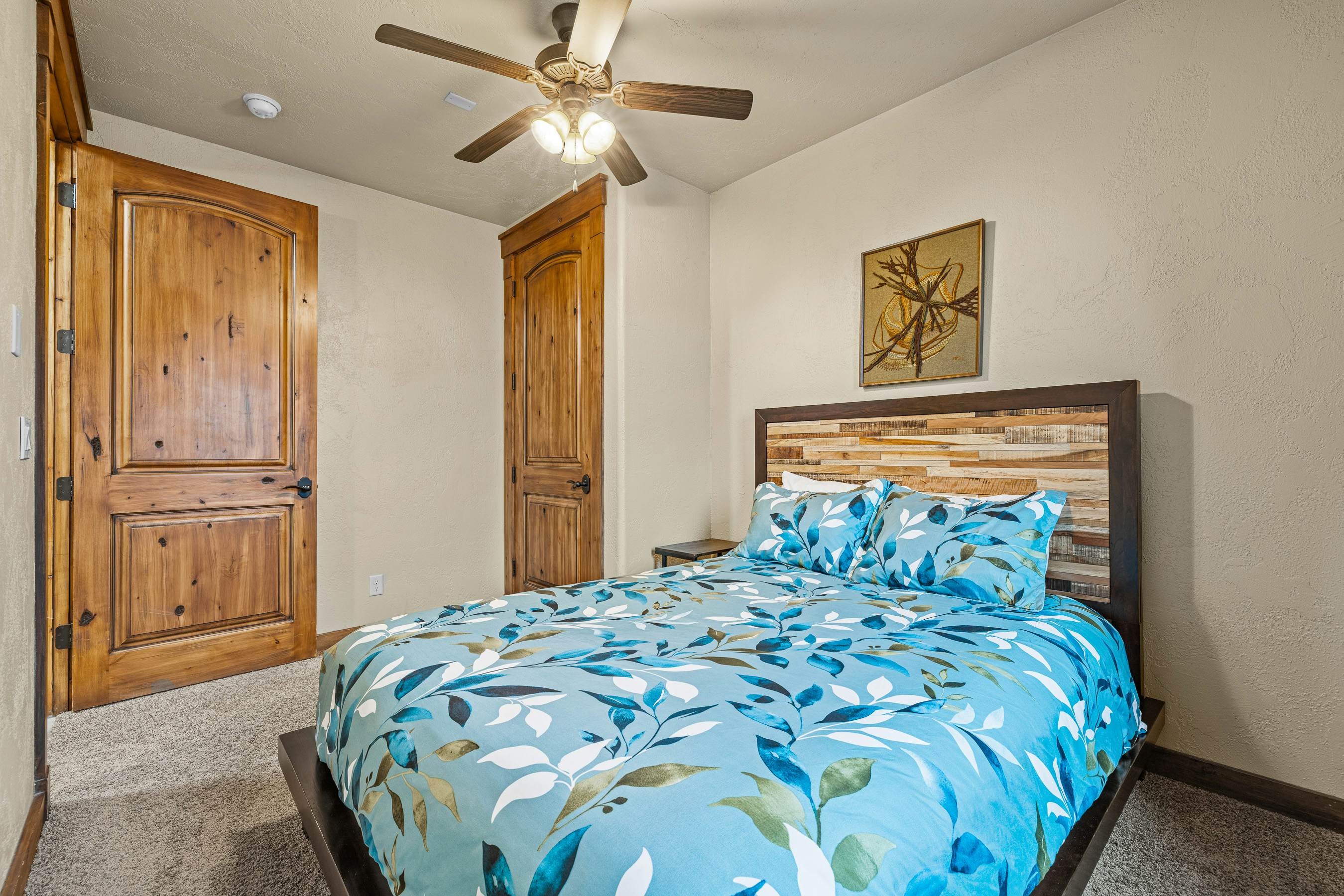 TimberCrest Downtown Lakeview Condo South