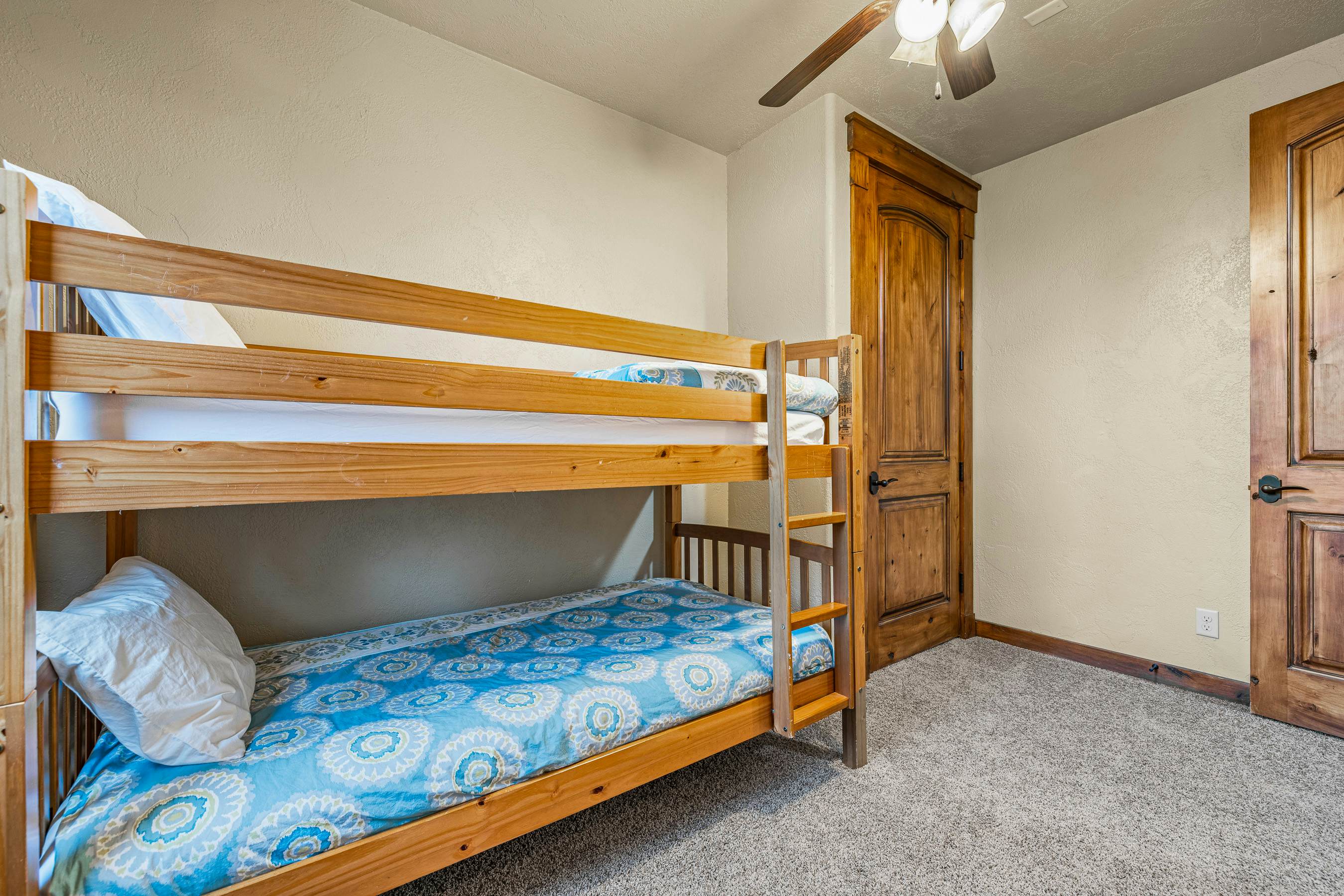 TimberCrest Downtown Lakeview Condo South