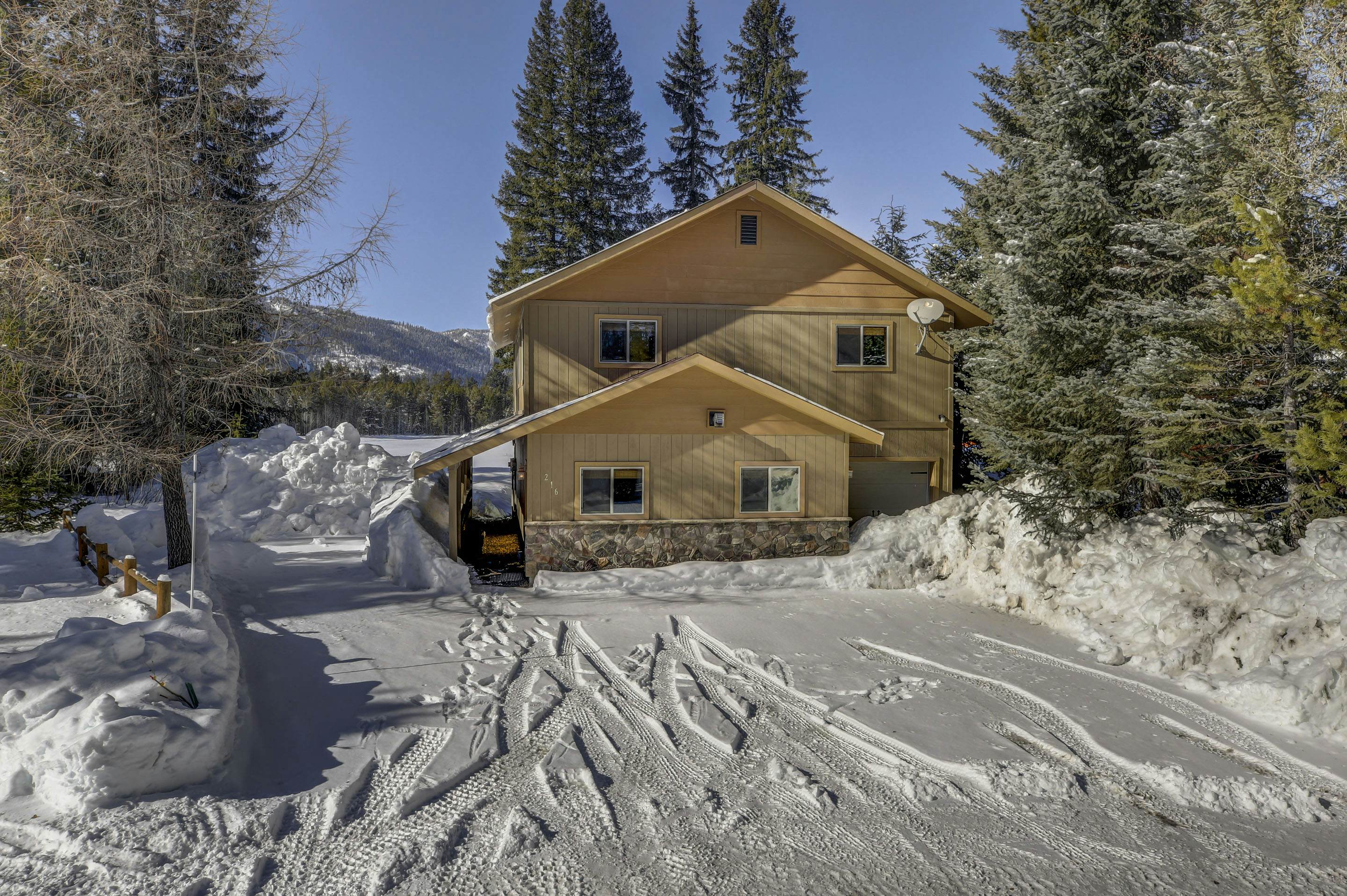 Lakefront Escape formerly Hereford Lakehouse Custom Home