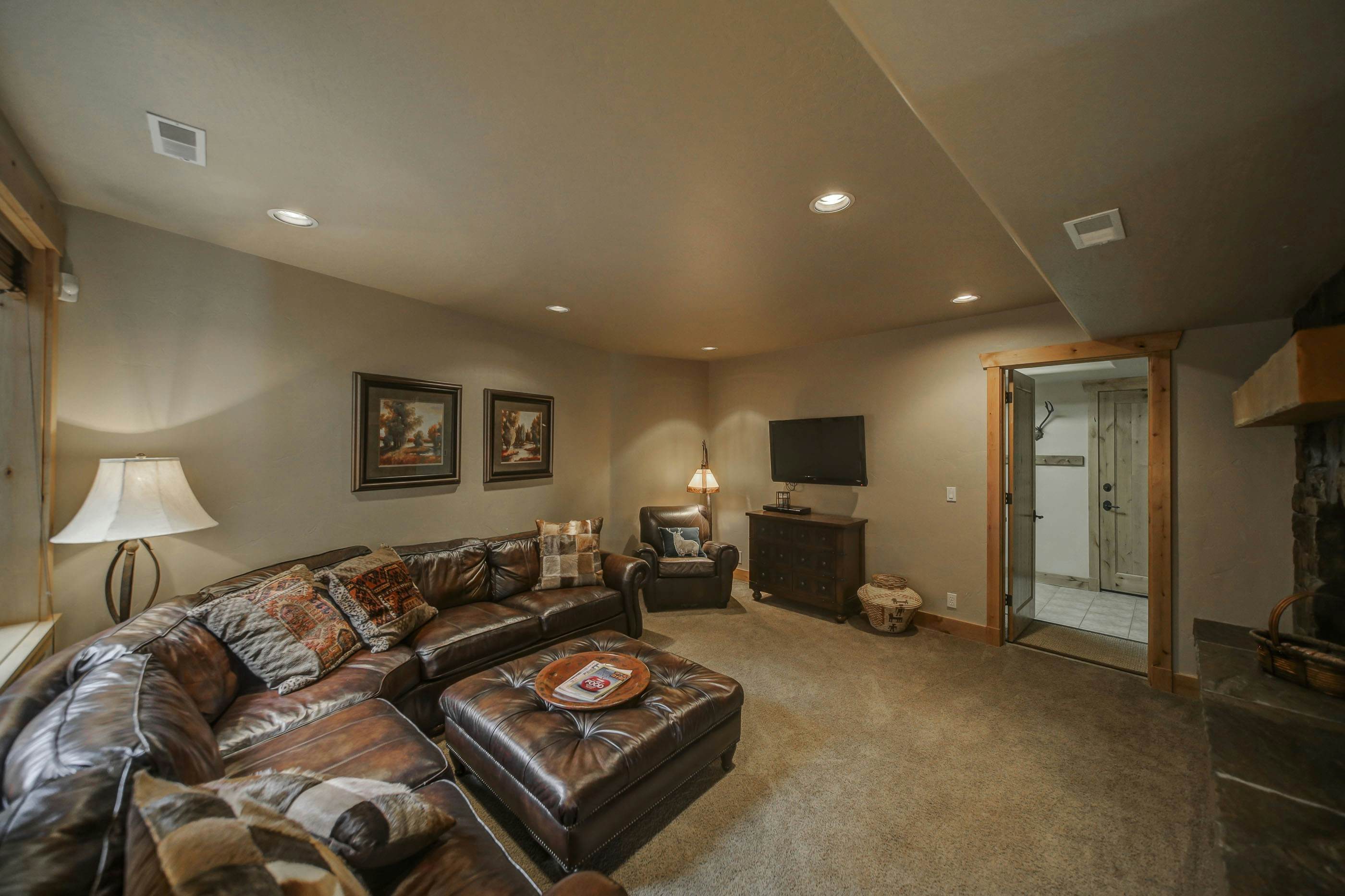 Bear Discovery Custom Tamarack Estate Home