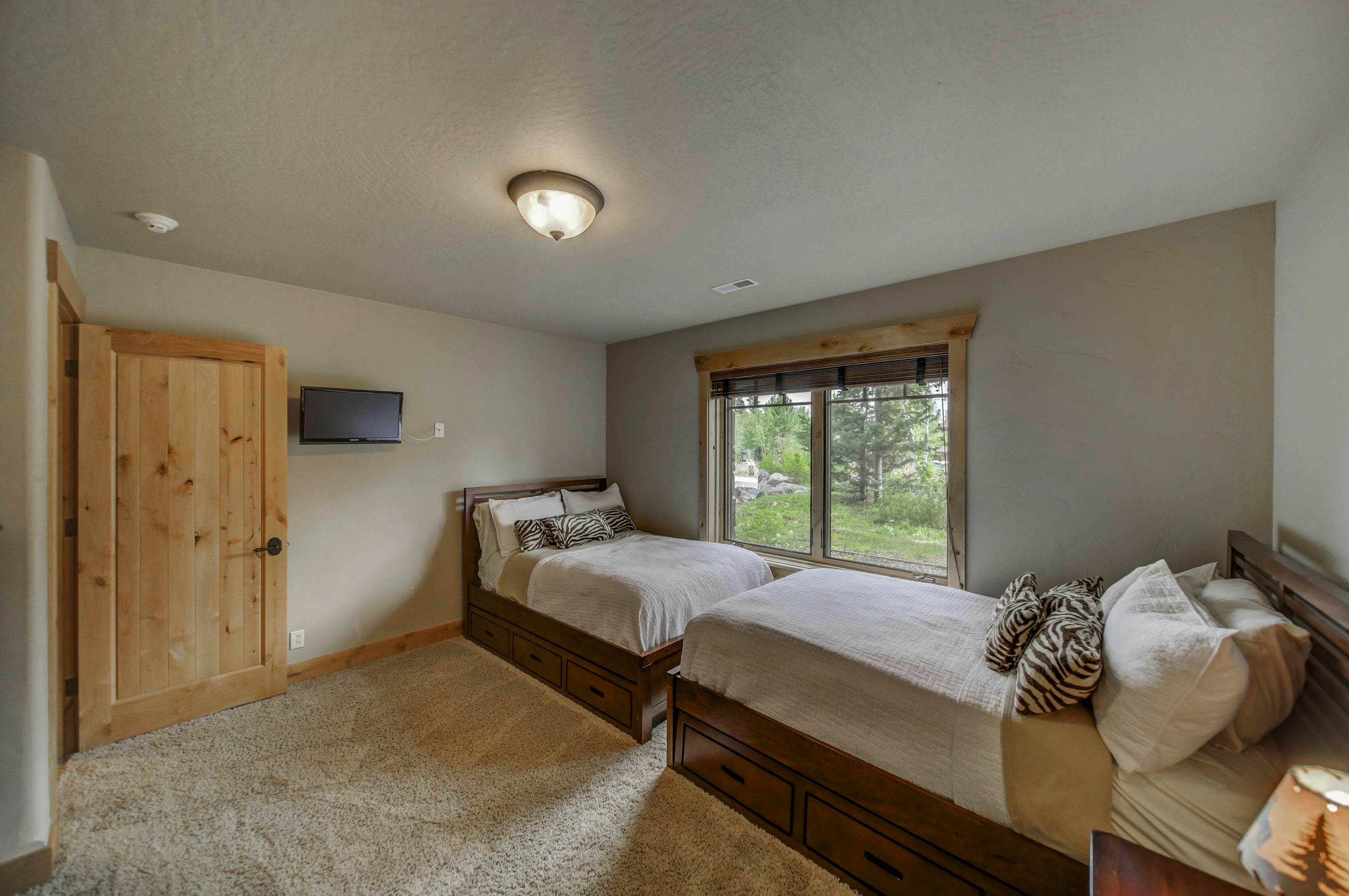 Bear Discovery Custom Tamarack Estate Home