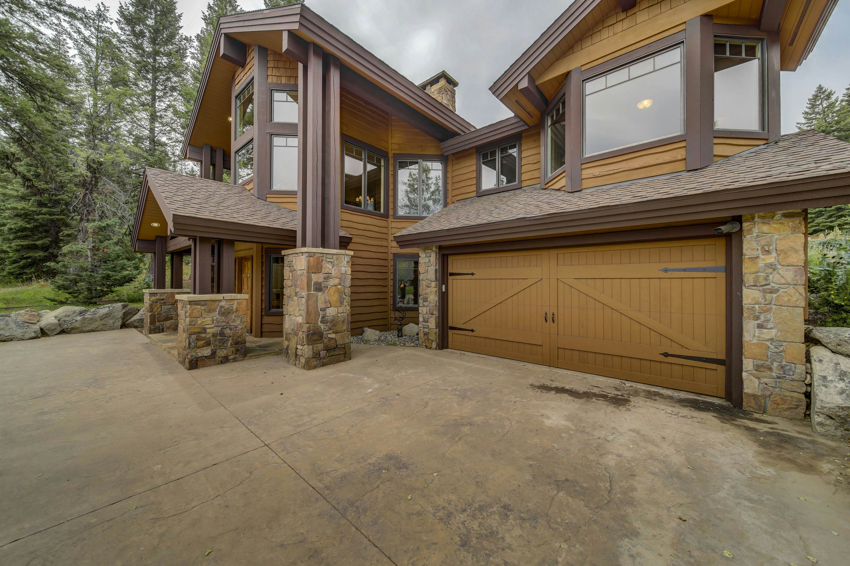 Bear Discovery Custom Tamarack Estate Home