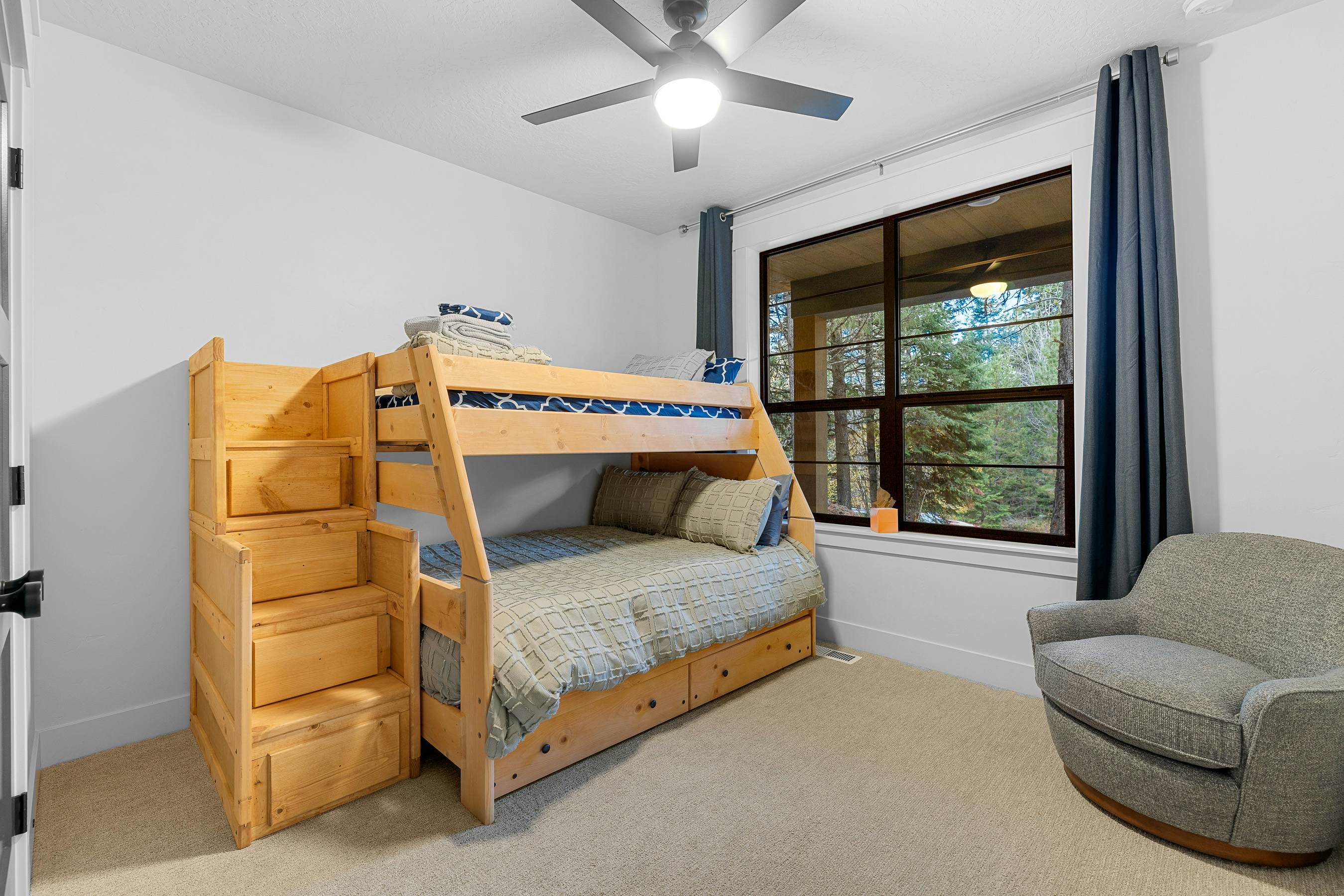 Spring Mountain Paradise