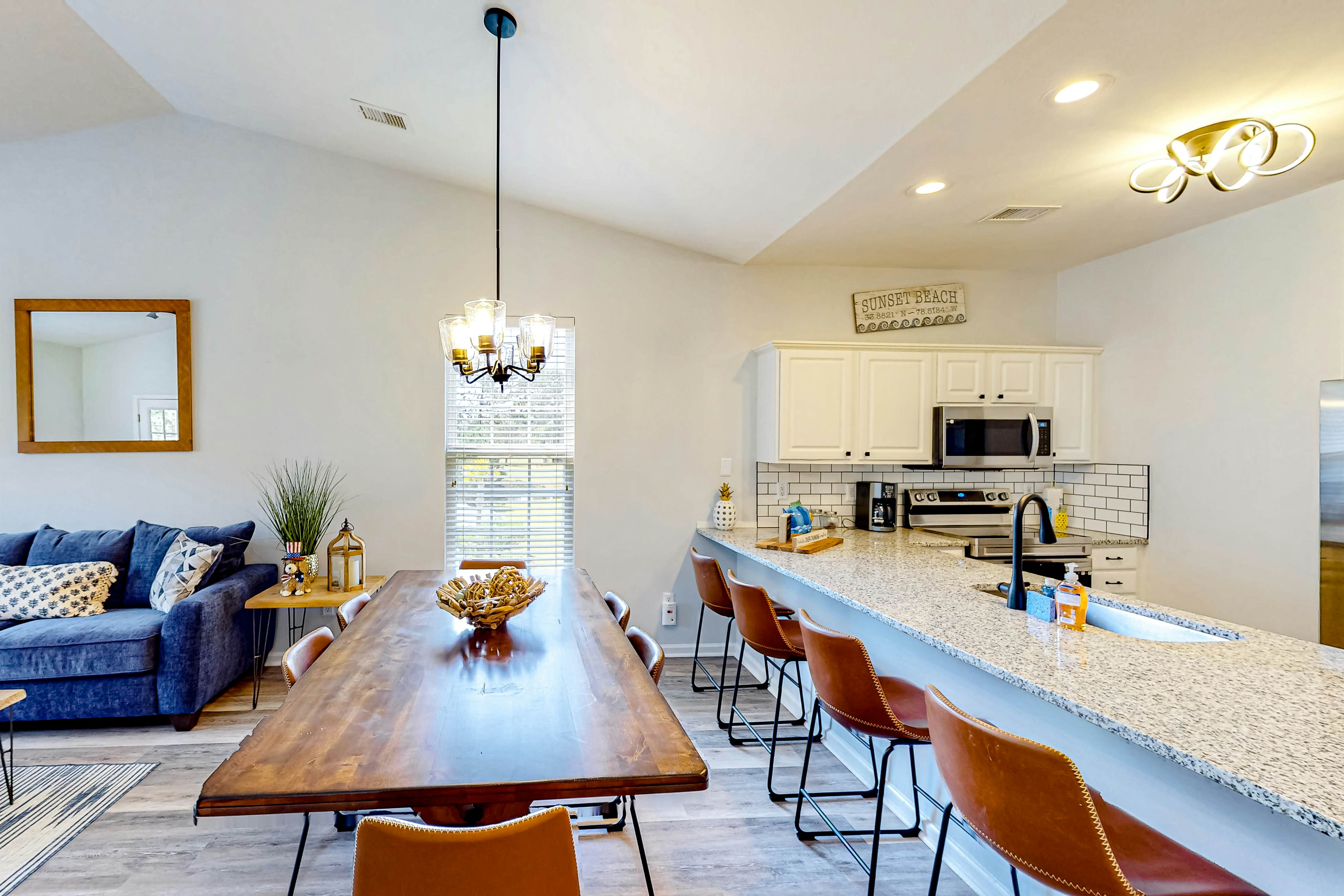 SB40  Family Tides - Sandpiper Bay