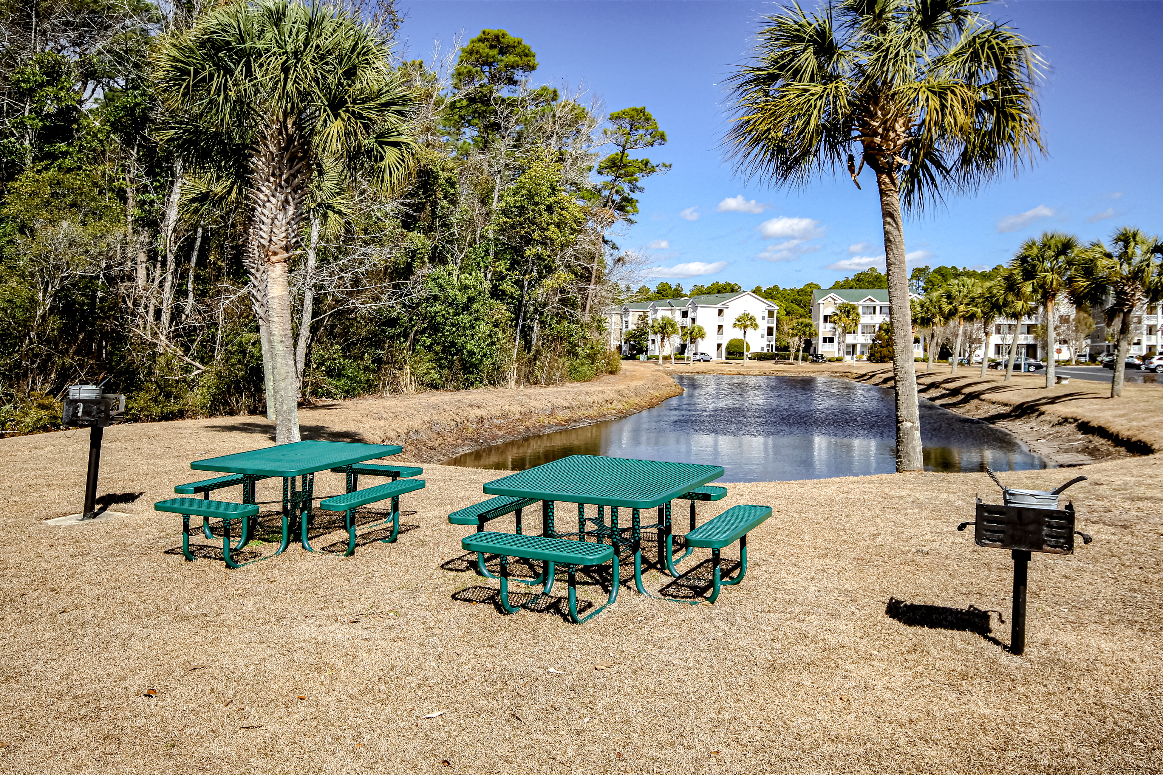 Affordable condo with pool, balcony, deck, full kitchen, washer/dryer, & TV