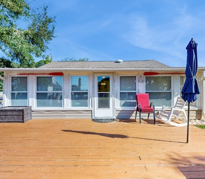 SH06 Coastal Cottage